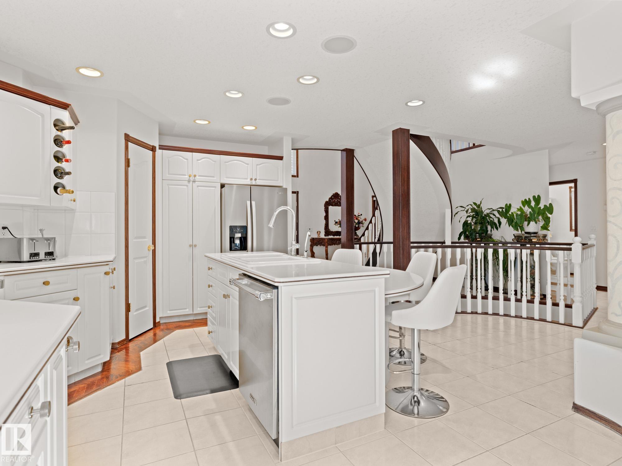 Photo 13 at 29 Oakdale Place, Oakmont, St. Albert