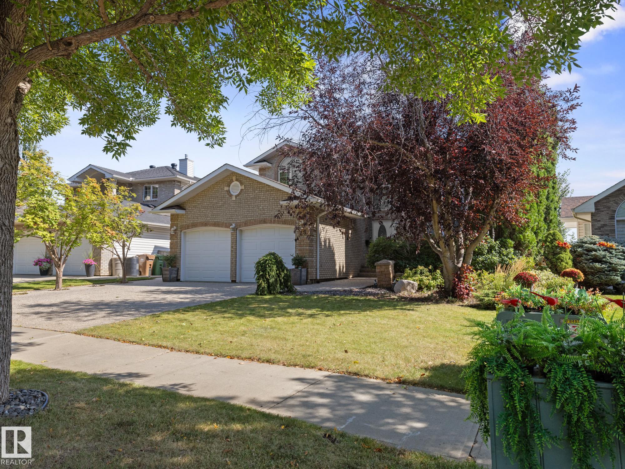 29 Oakdale Place, Oakmont, St. Albert
