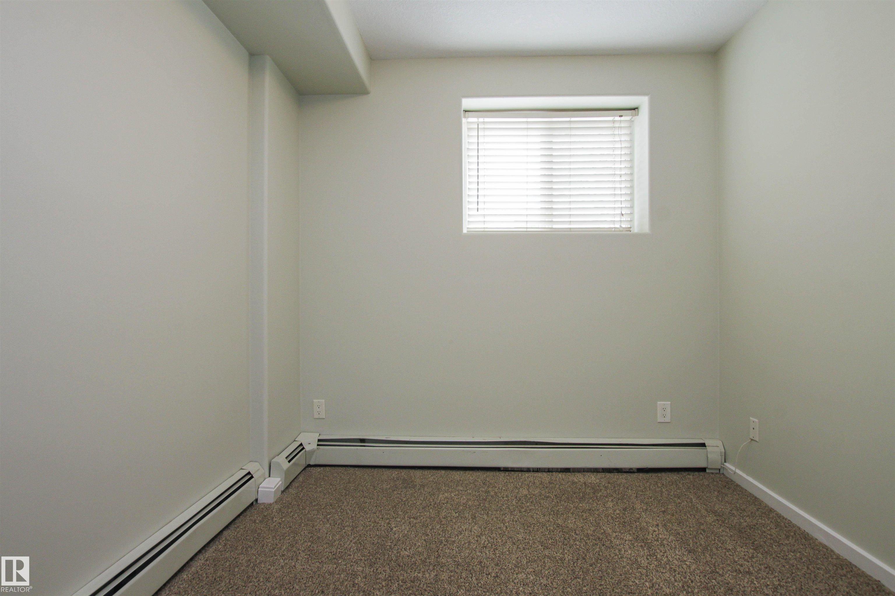 Photo 11 at 3 - 11827 105 Street NW, Westwood, Edmonton