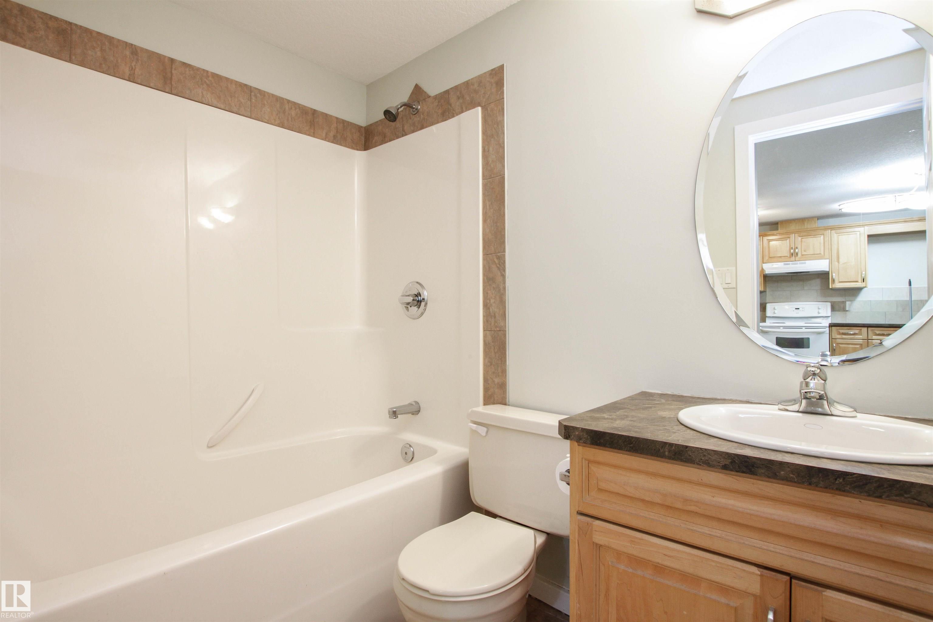 Photo 16 at 3 - 11827 105 Street NW, Westwood, Edmonton