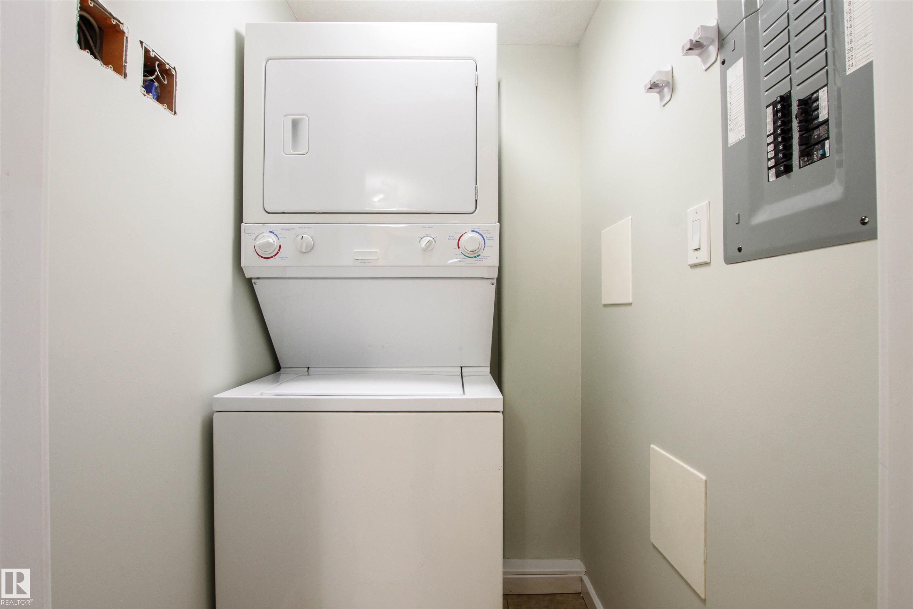 Photo 17 at 3 - 11827 105 Street NW, Westwood, Edmonton