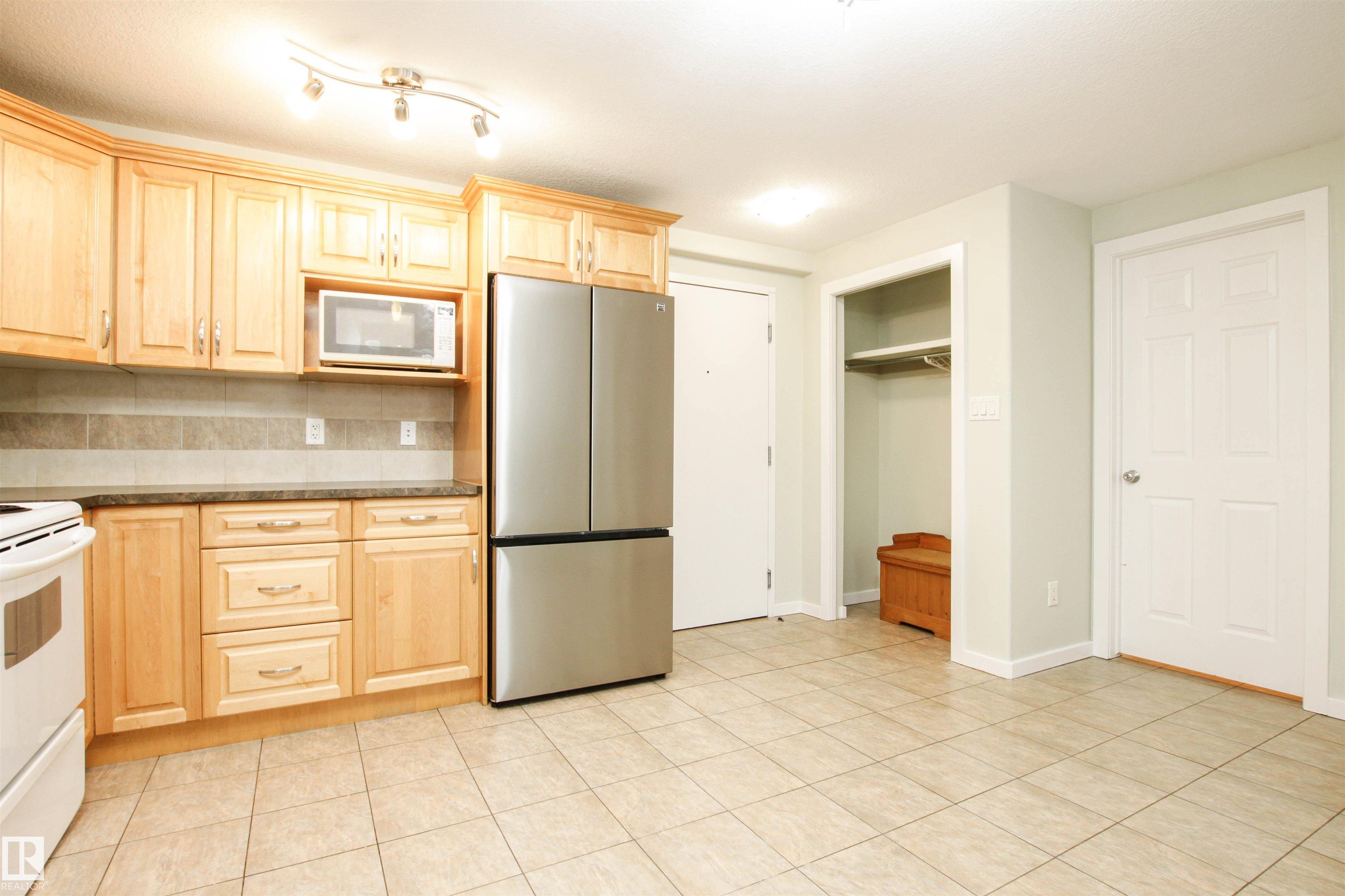 3 - 11827 105 Street NW, Westwood, Edmonton