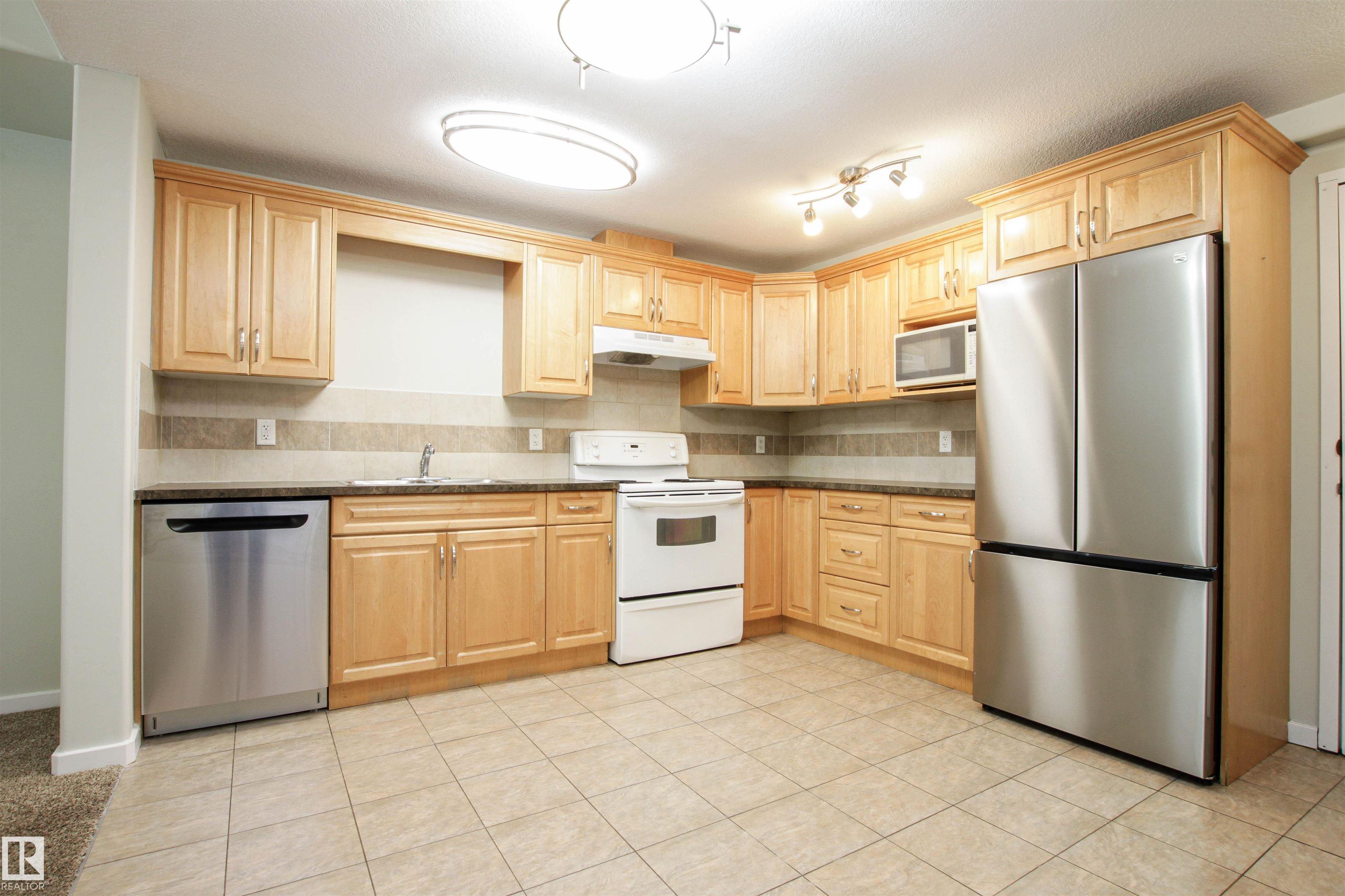 3 - 11827 105 Street NW, Westwood, Edmonton