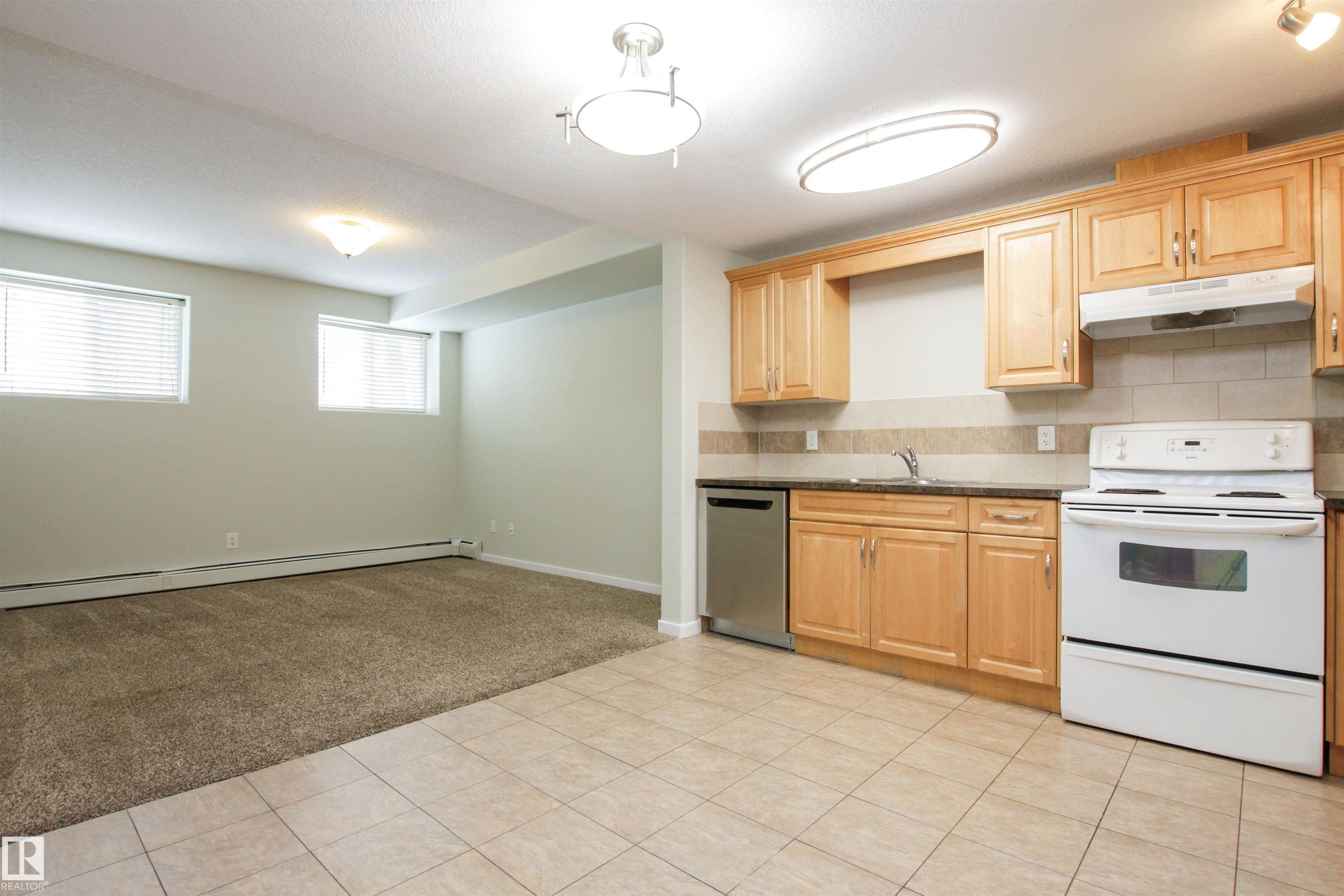 Photo 7 at 3 - 11827 105 Street NW, Westwood, Edmonton