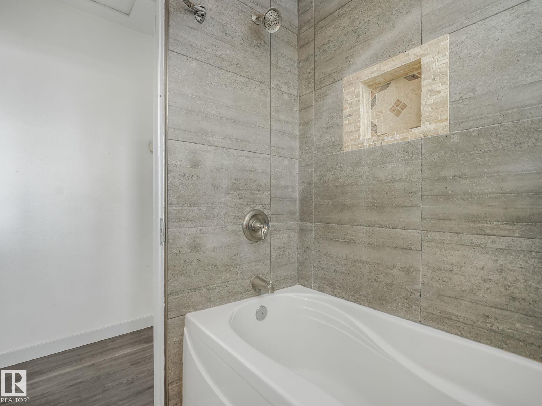 Photo 21 at 7607 70 Avenue NW, Avonmore, Edmonton