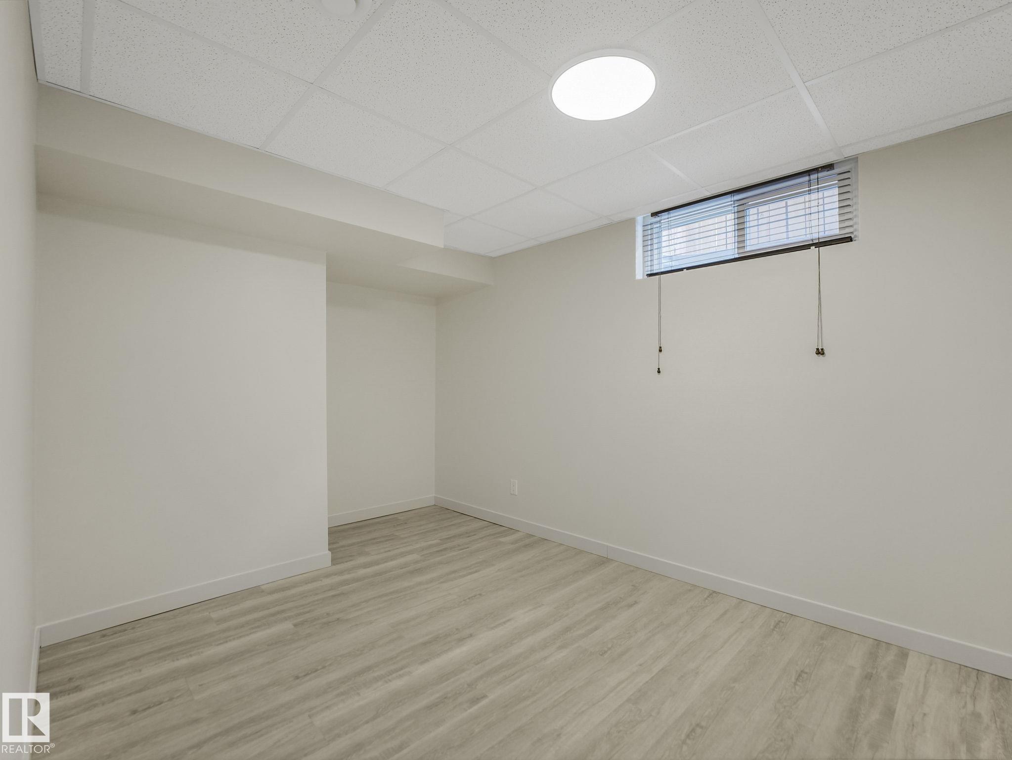 Photo 32 at 7607 70 Avenue NW, Avonmore, Edmonton