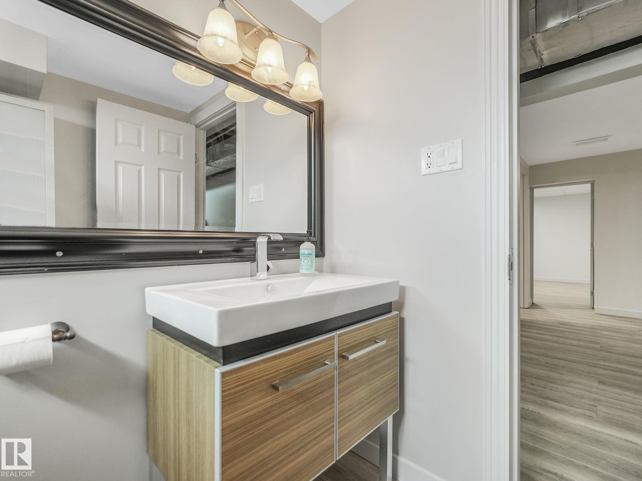 Photo 35 at 7607 70 Avenue NW, Avonmore, Edmonton