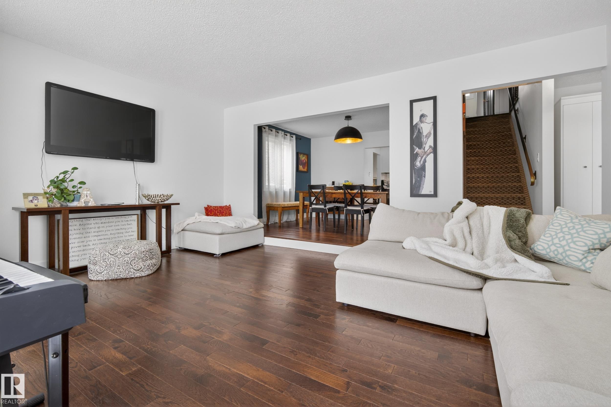 Photo 7 at 26 Malvern Drive, Mills Haven, Sherwood Park