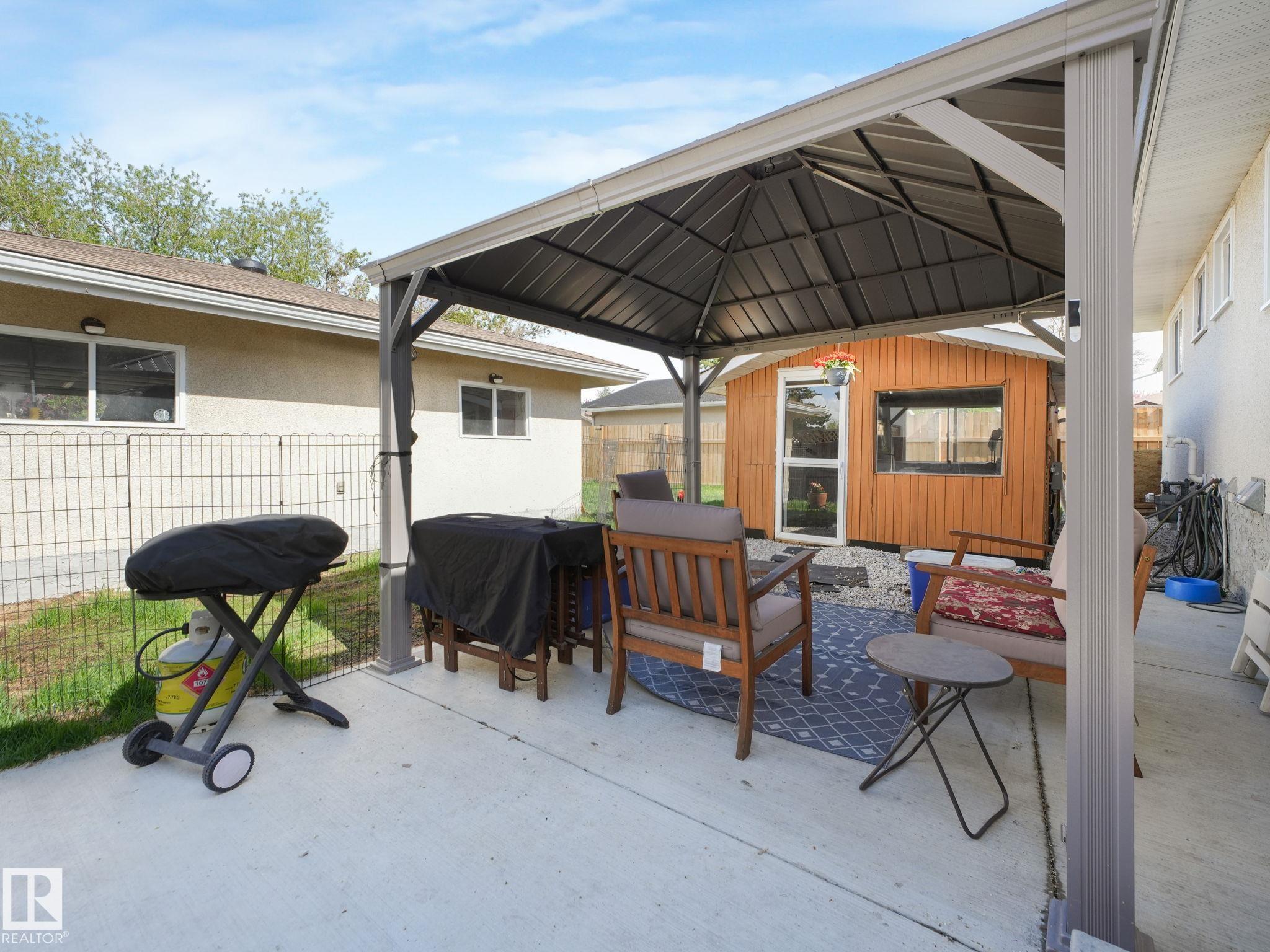 Photo 15 at 7120 39 Avenue NW, Michaels Park, Edmonton