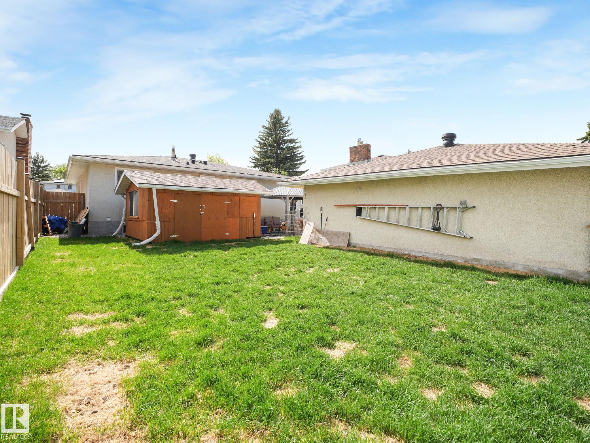 Photo 17 at 7120 39 Avenue NW, Michaels Park, Edmonton