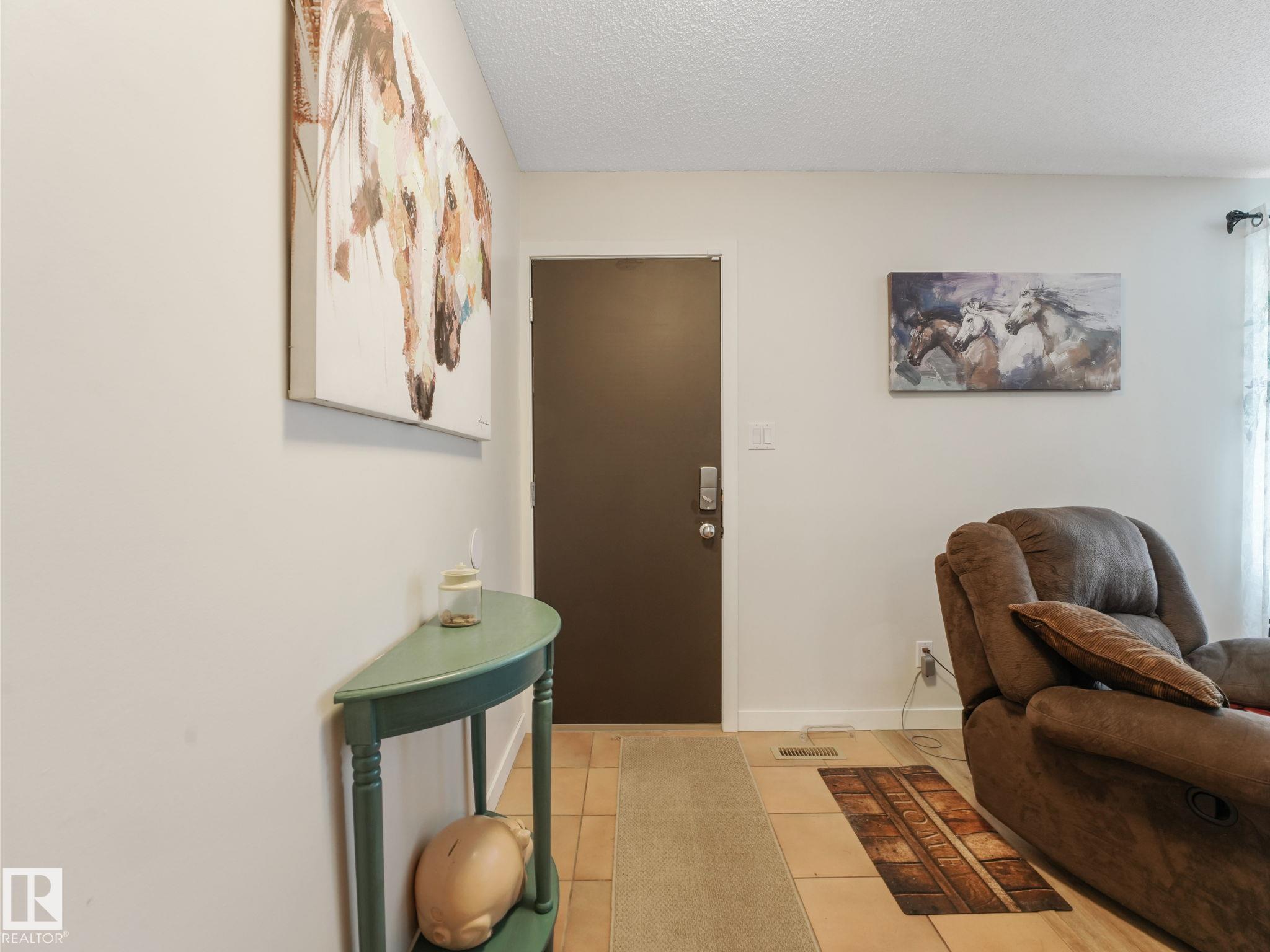 Photo 20 at 7120 39 Avenue NW, Michaels Park, Edmonton