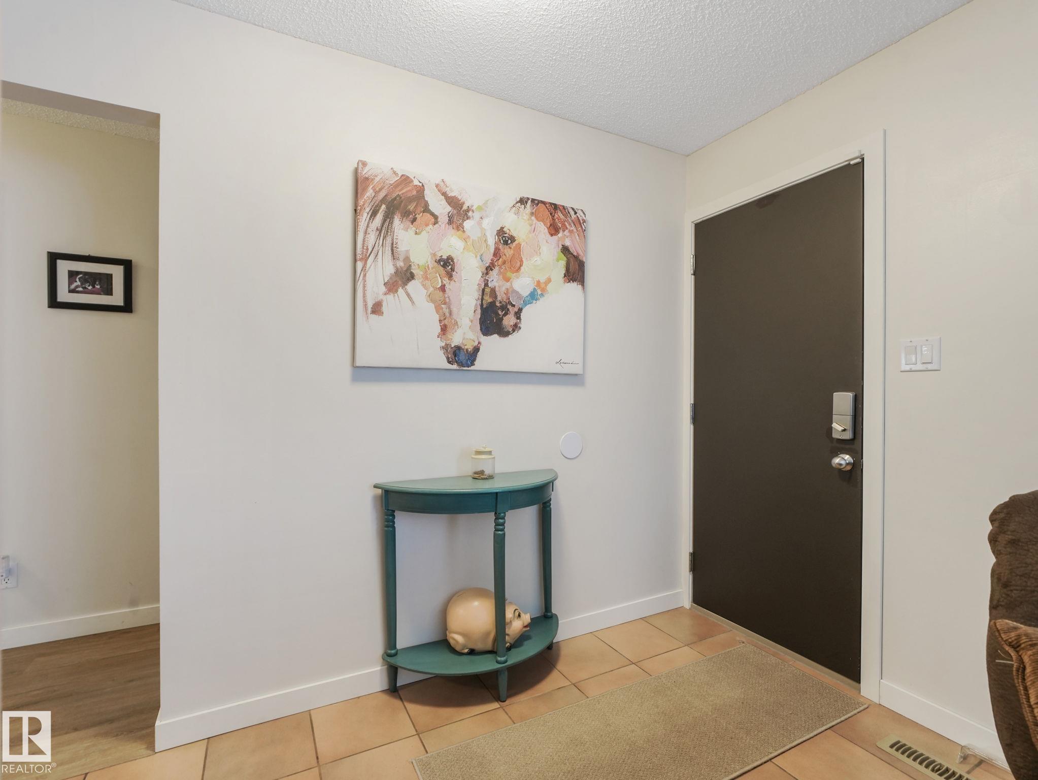 Photo 22 at 7120 39 Avenue NW, Michaels Park, Edmonton