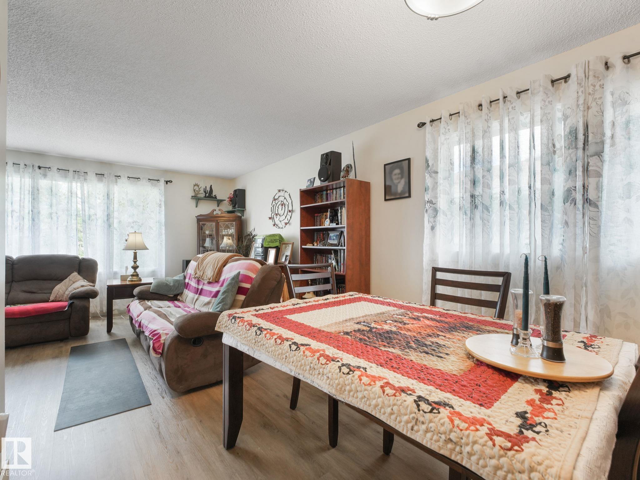 Photo 28 at 7120 39 Avenue NW, Michaels Park, Edmonton