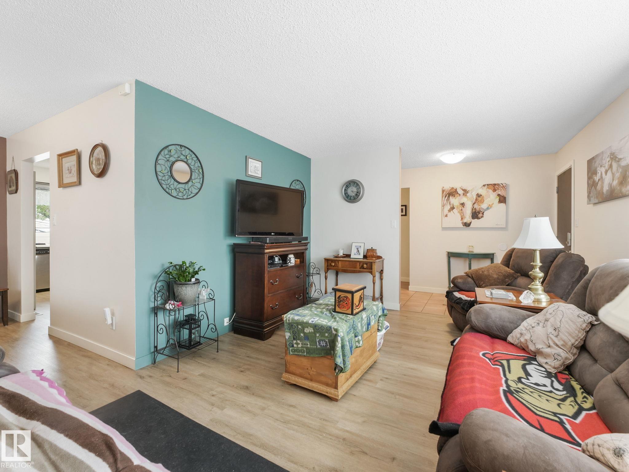 Photo 30 at 7120 39 Avenue NW, Michaels Park, Edmonton