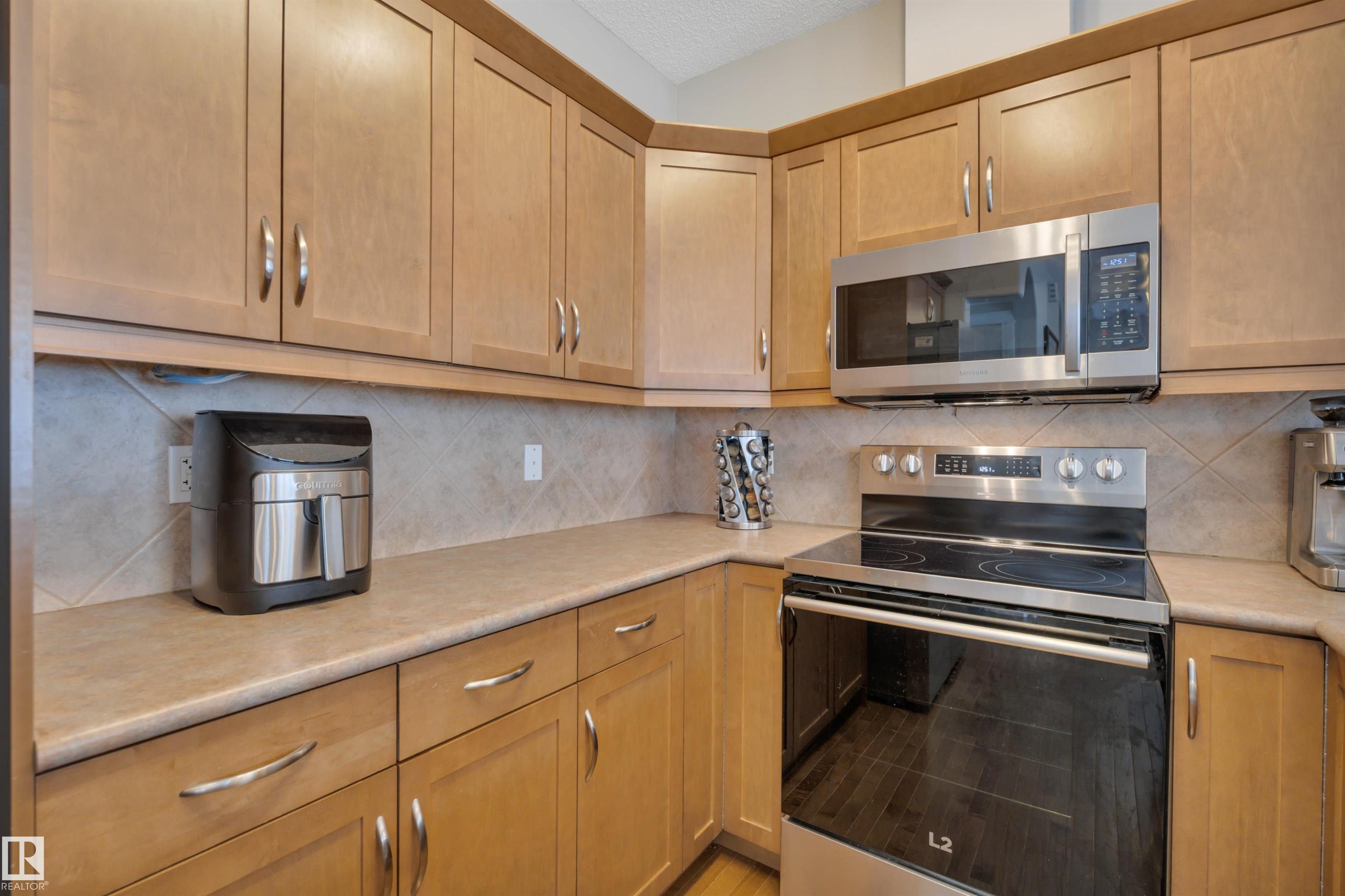 Photo 19 at 123 - 89 Rue Monette, Montalet, Beaumont