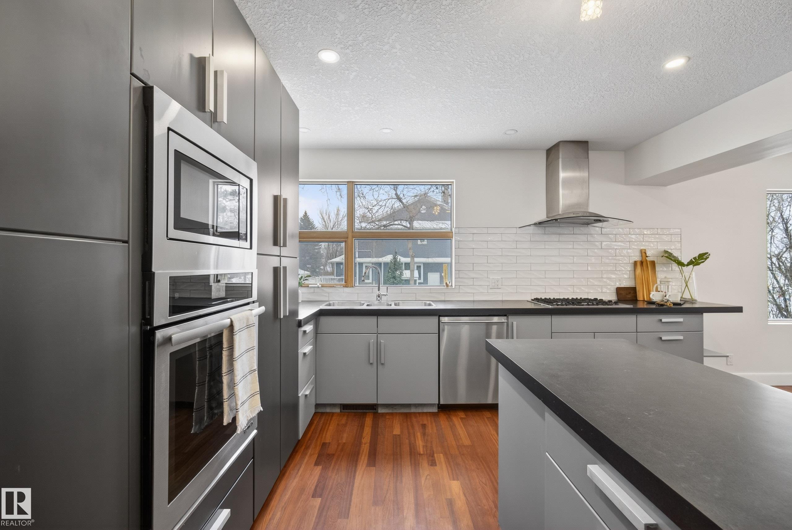 Photo 11 at 8860 93 Street NW, Bonnie Doon, Edmonton