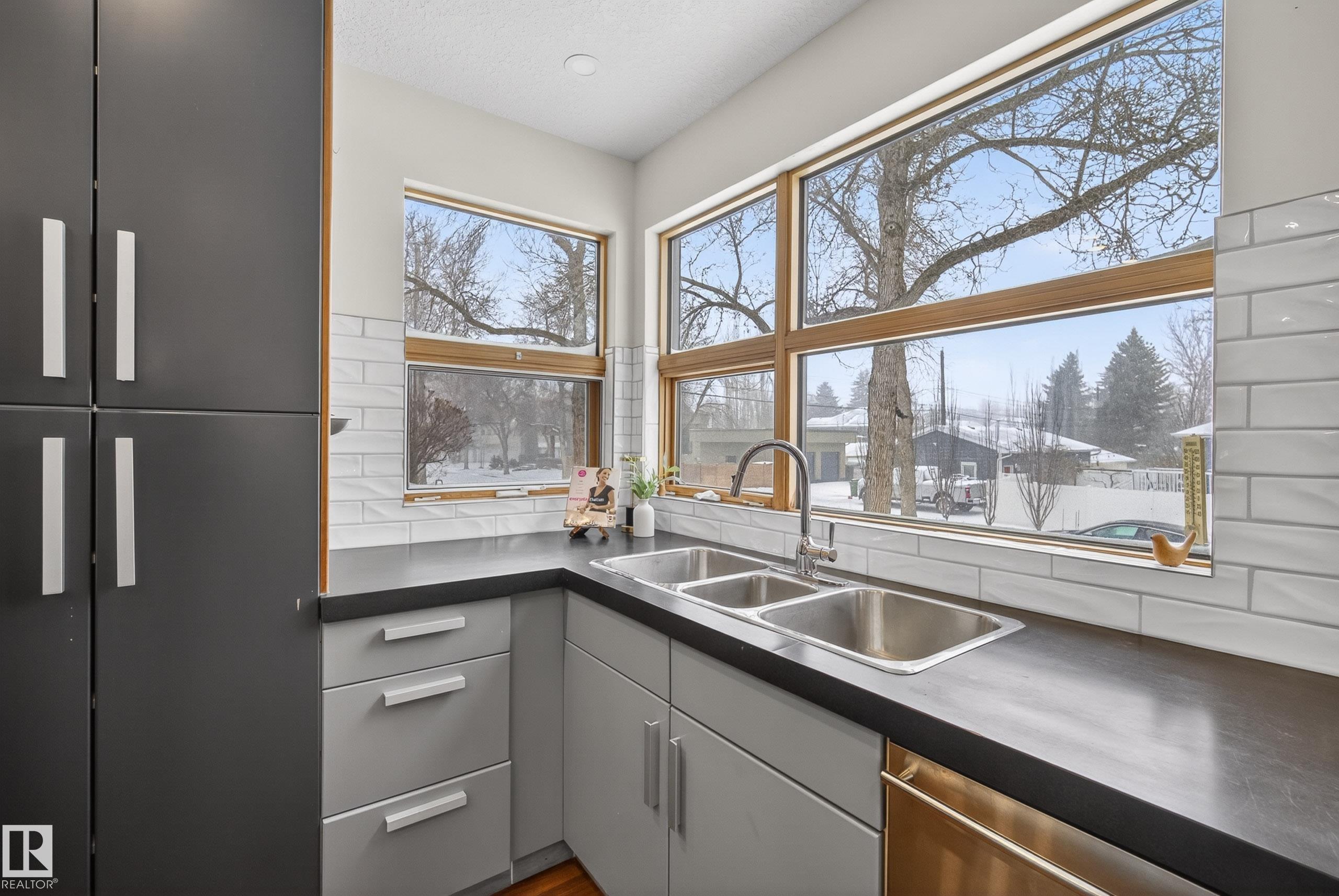 Photo 16 at 8860 93 Street NW, Bonnie Doon, Edmonton