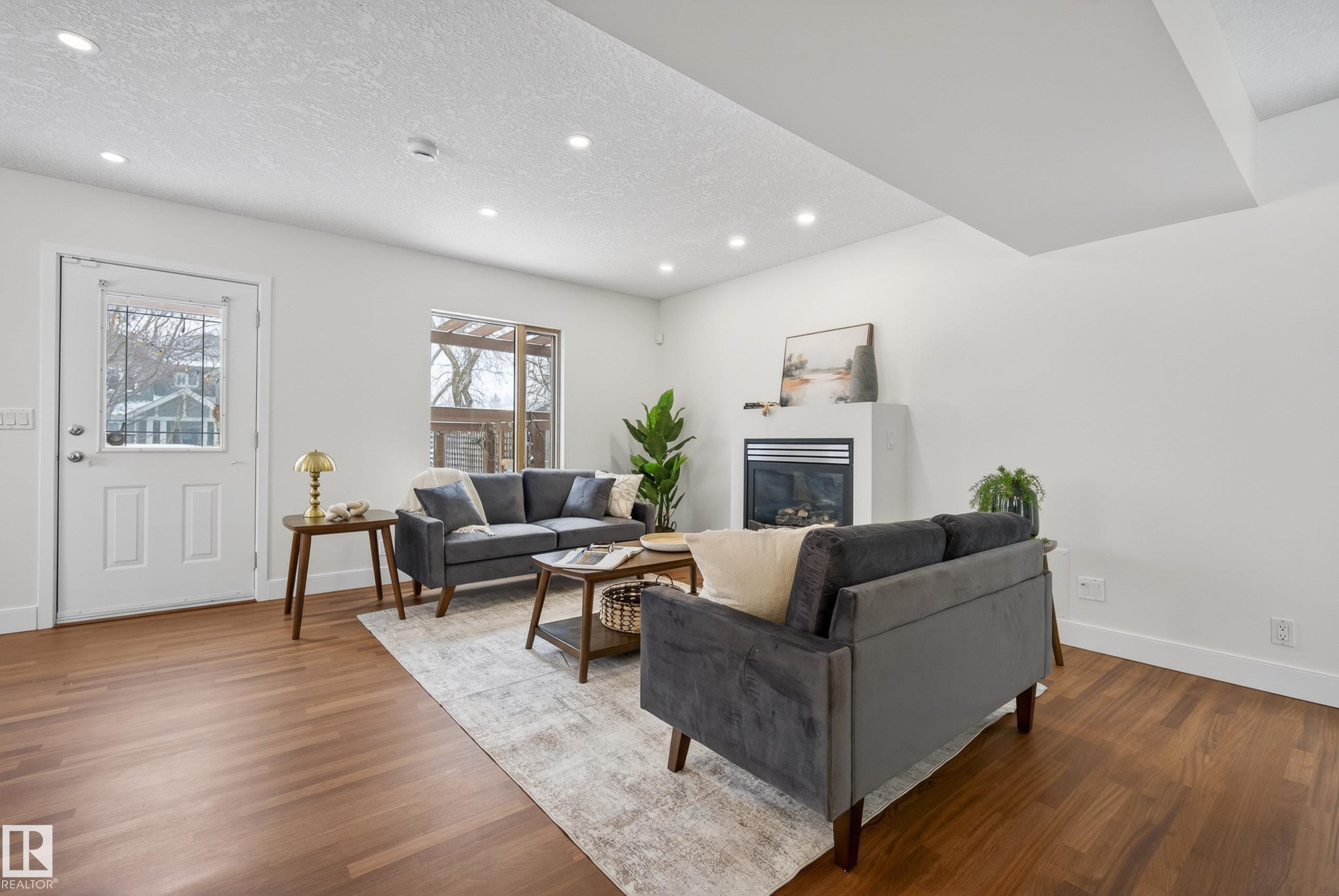 Photo 23 at 8860 93 Street NW, Bonnie Doon, Edmonton