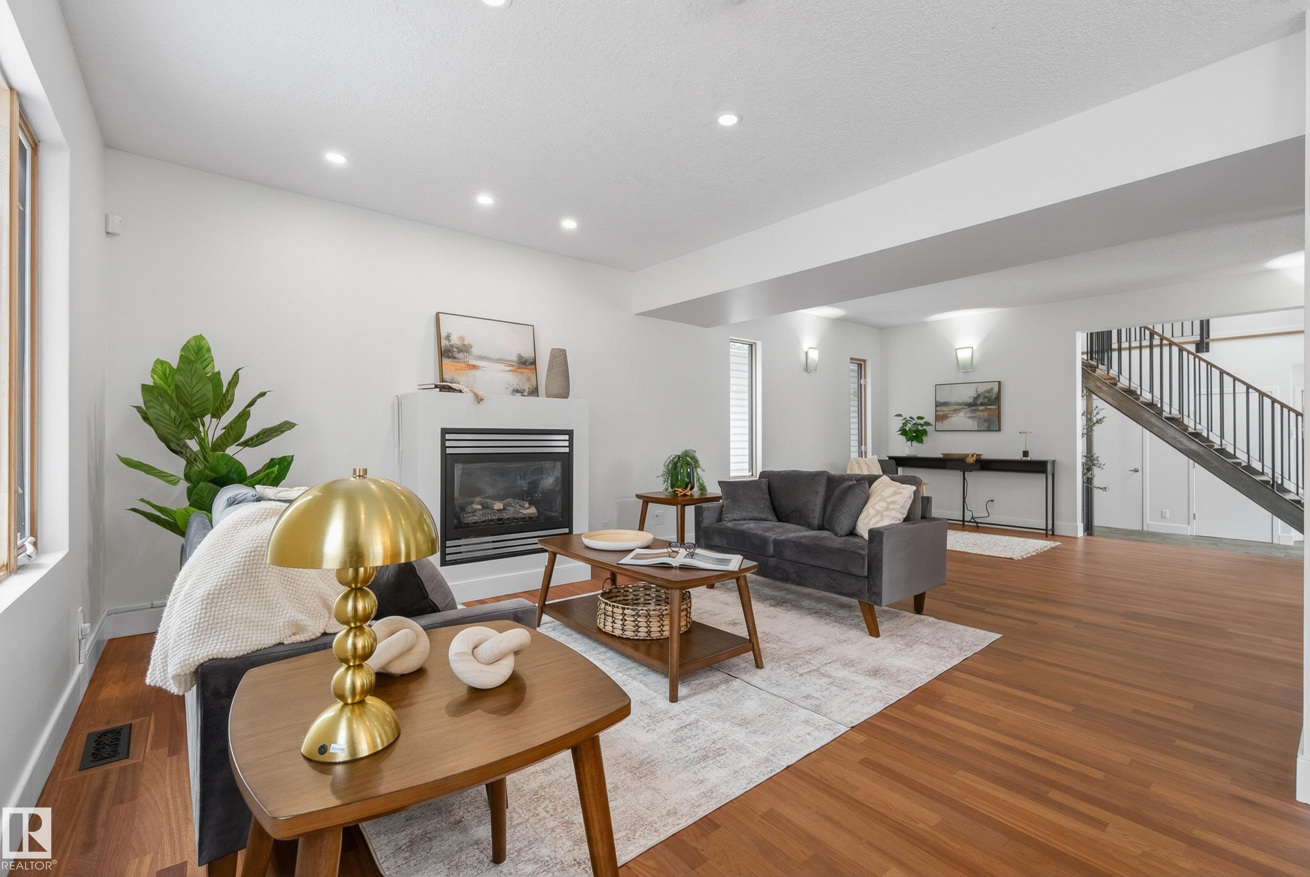 Photo 24 at 8860 93 Street NW, Bonnie Doon, Edmonton