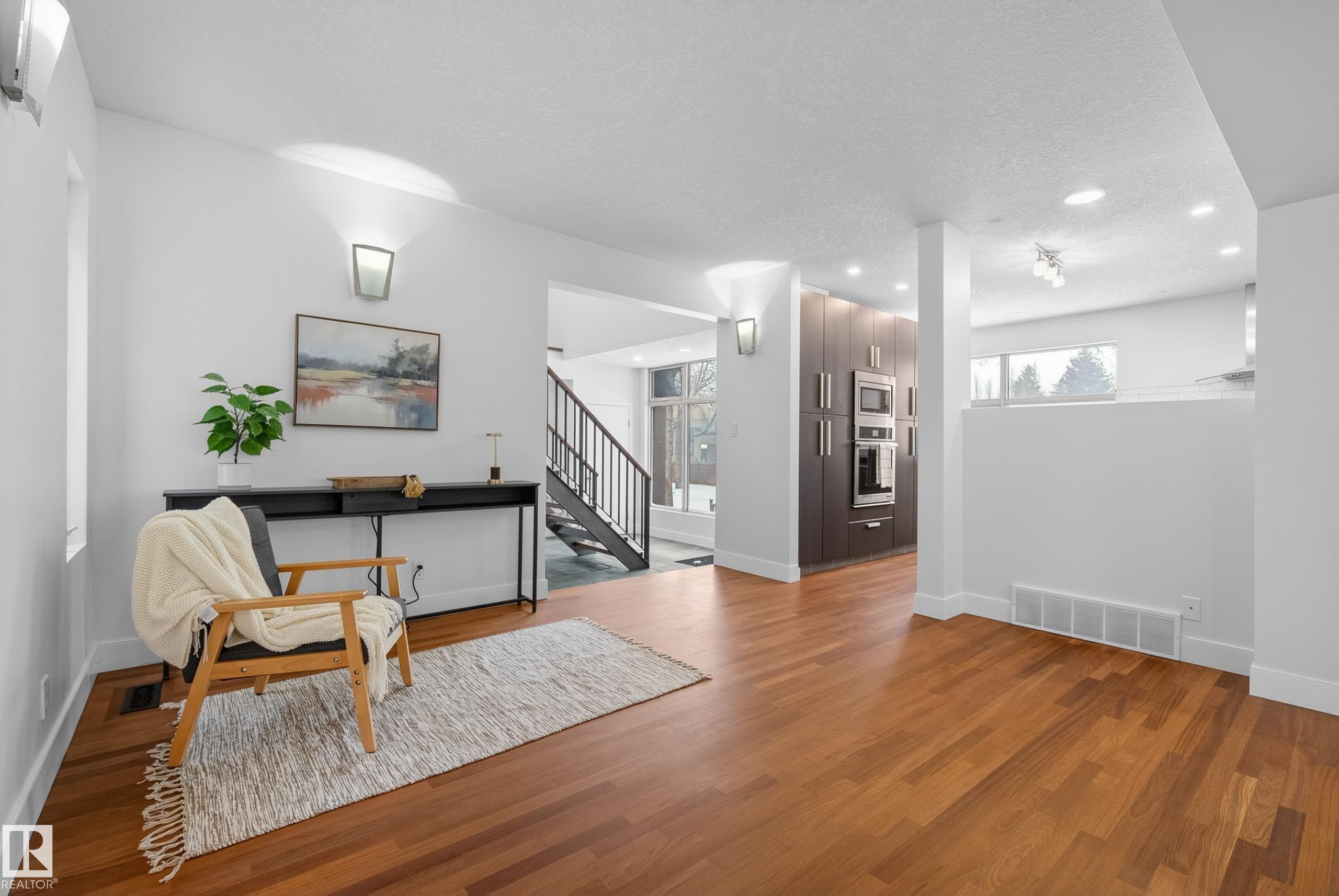 Photo 25 at 8860 93 Street NW, Bonnie Doon, Edmonton