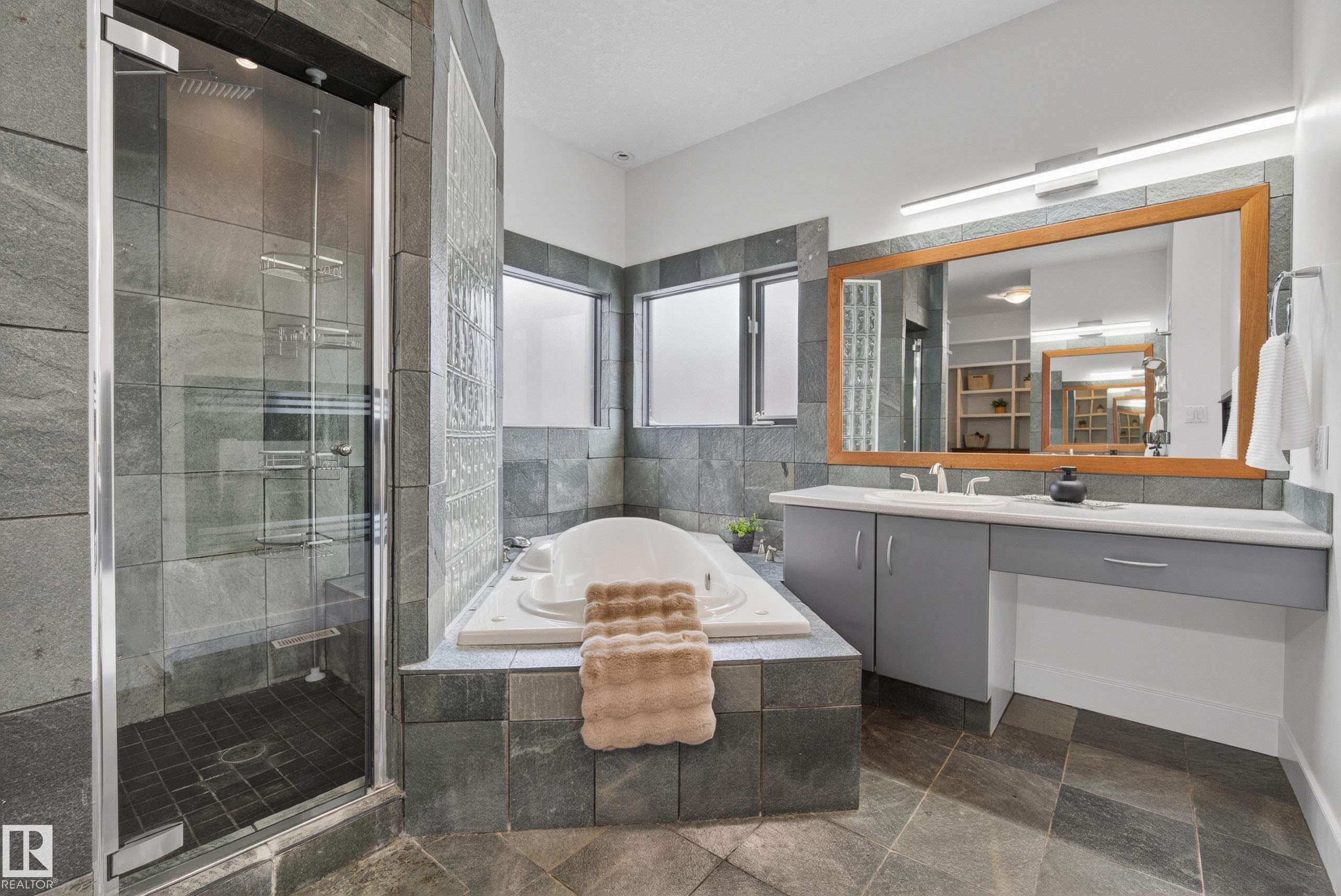 Photo 32 at 8860 93 Street NW, Bonnie Doon, Edmonton