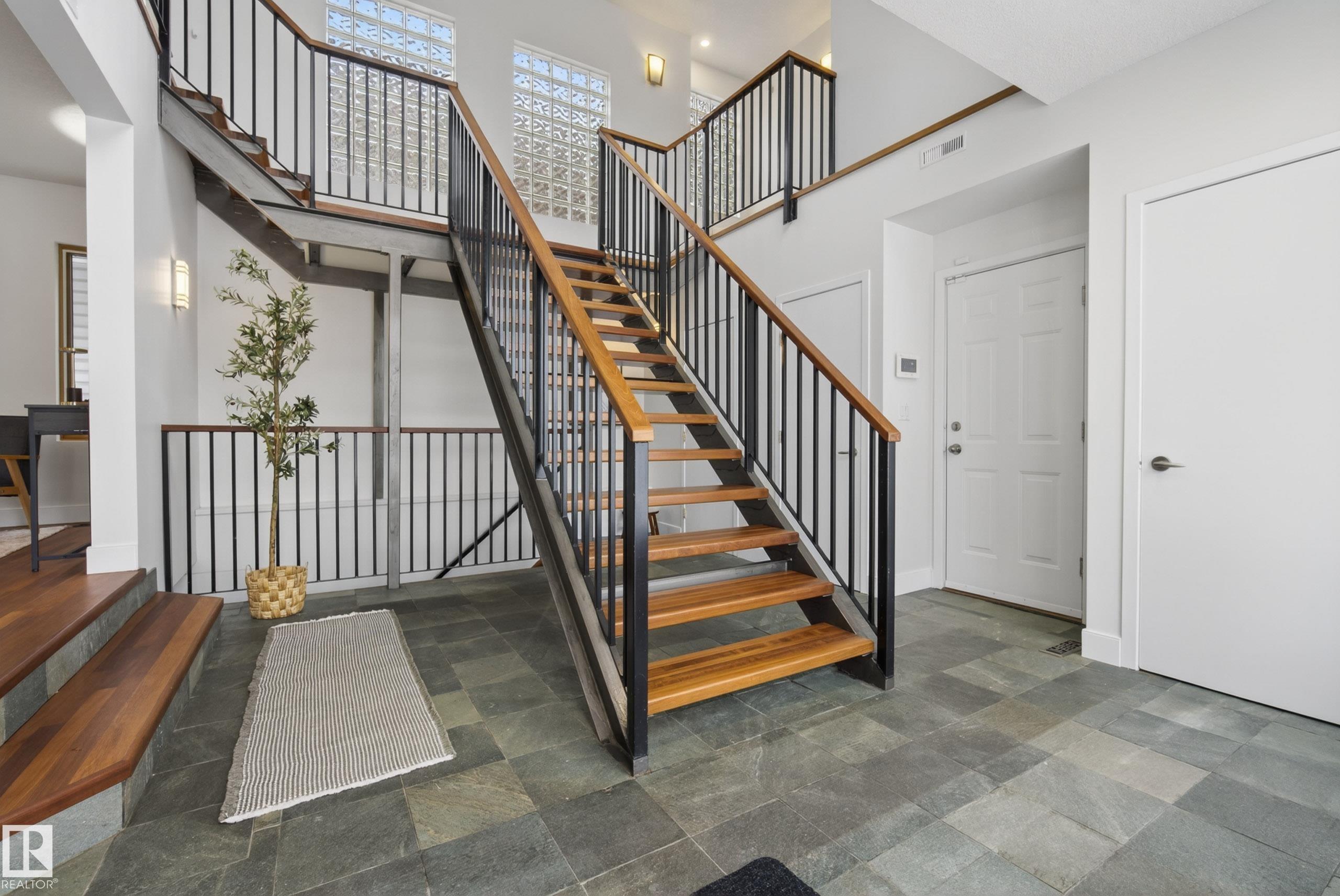 Photo 8 at 8860 93 Street NW, Bonnie Doon, Edmonton