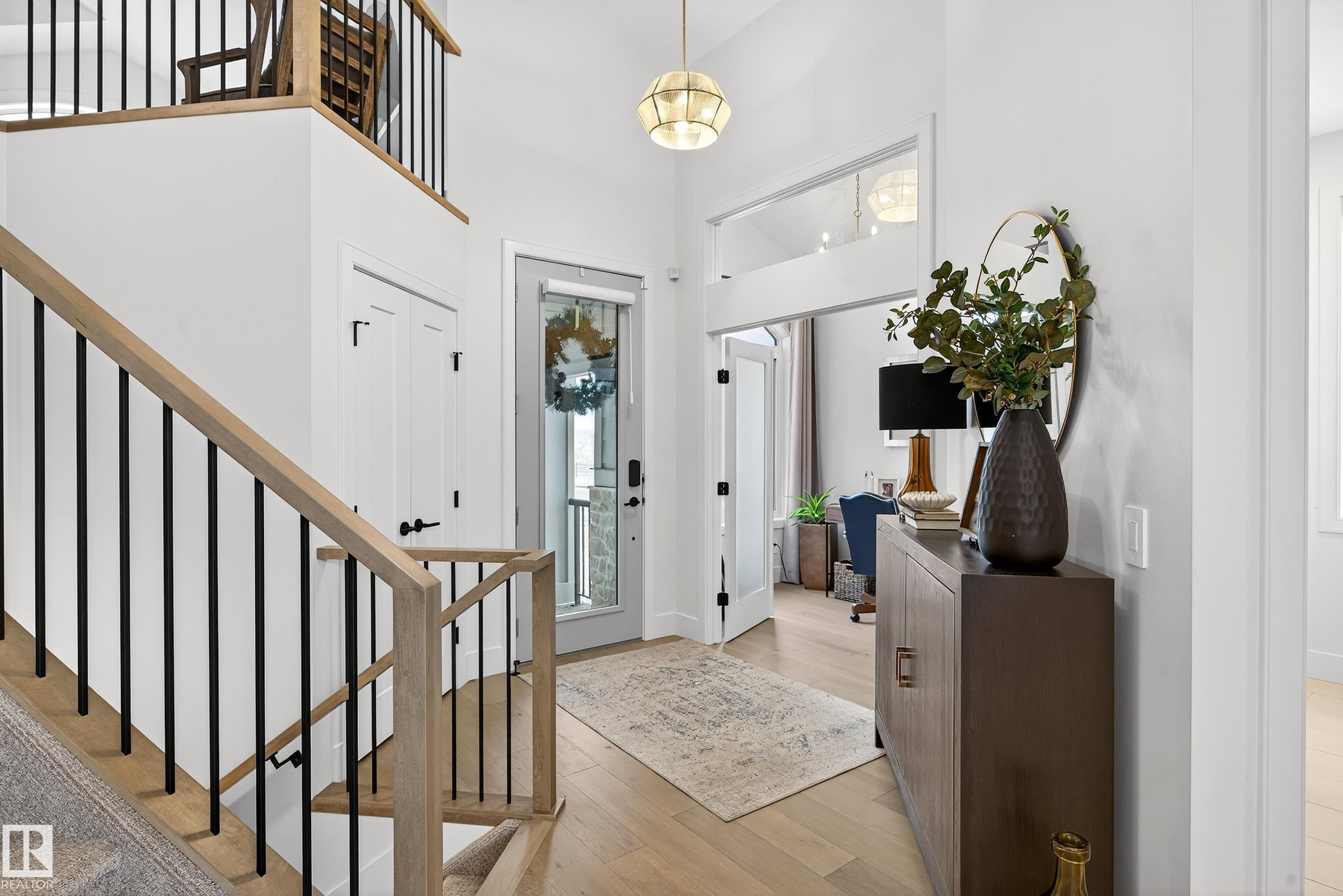 14 Jane point(e), Jensen Lakes, St. Albert