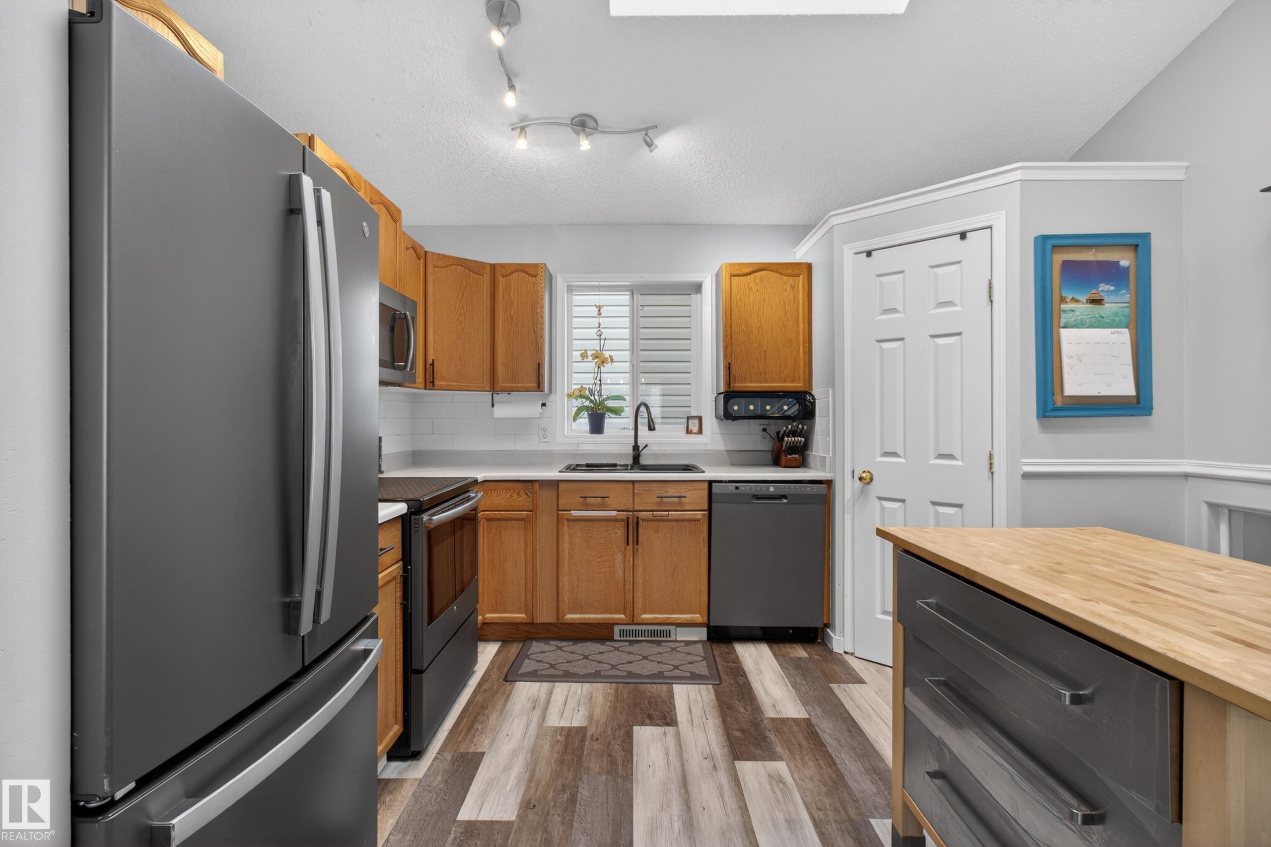 Photo 15 at 9119 166 Avenue NW, Eaux Claires, Edmonton