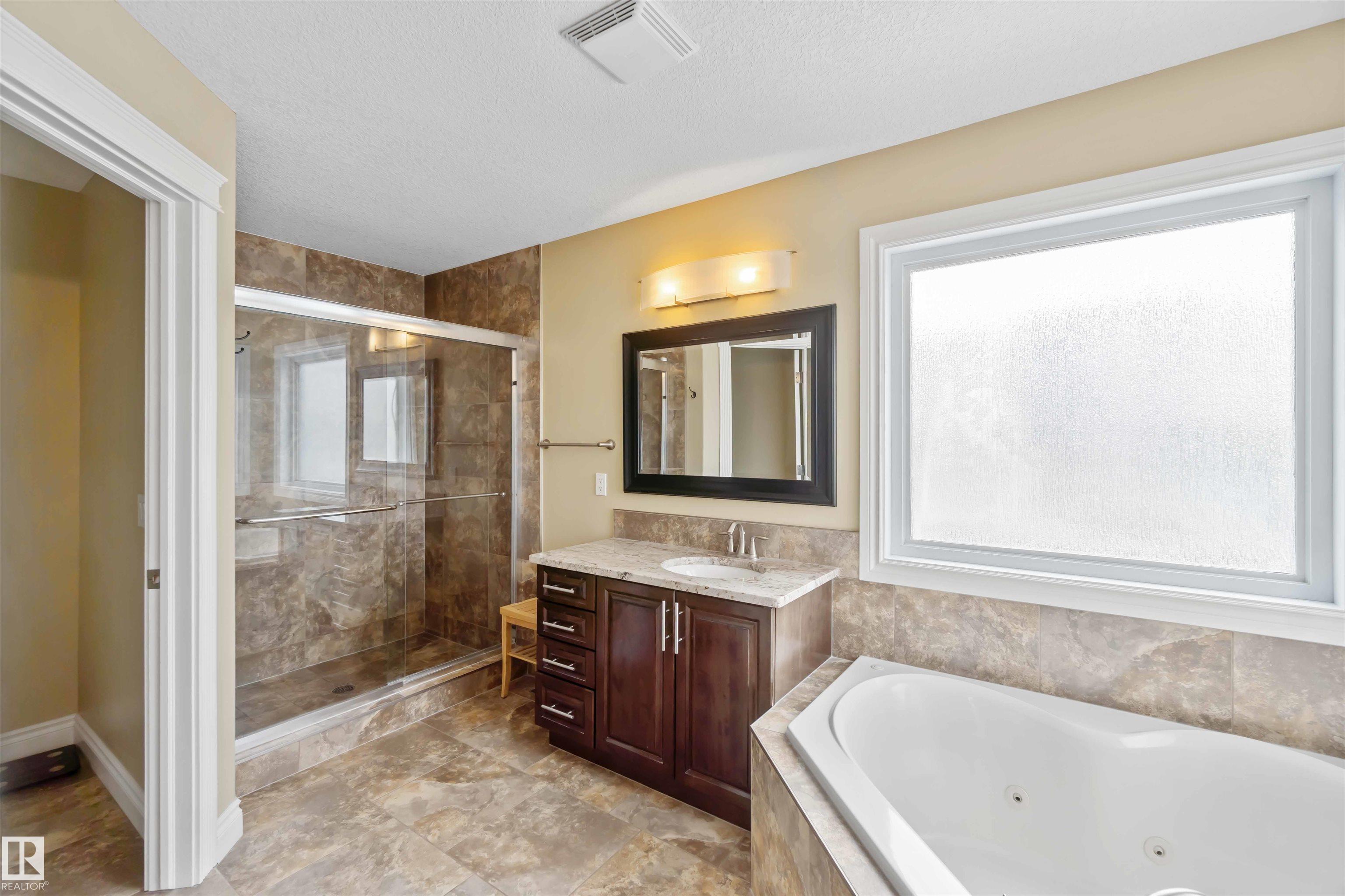 Photo 21 at 10630 82 Street NW, Forest Heights, Edmonton