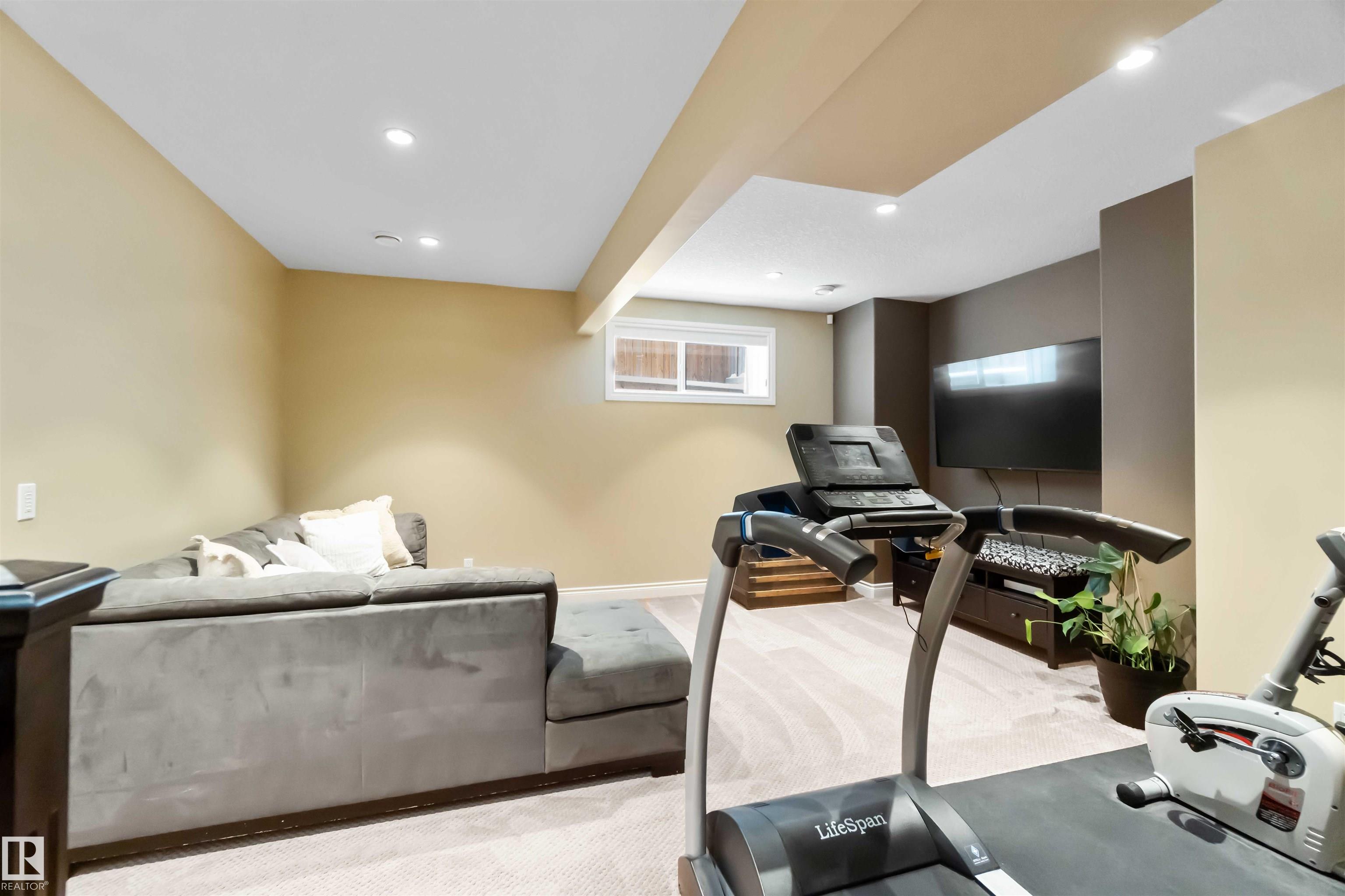 Photo 23 at 10630 82 Street NW, Forest Heights, Edmonton