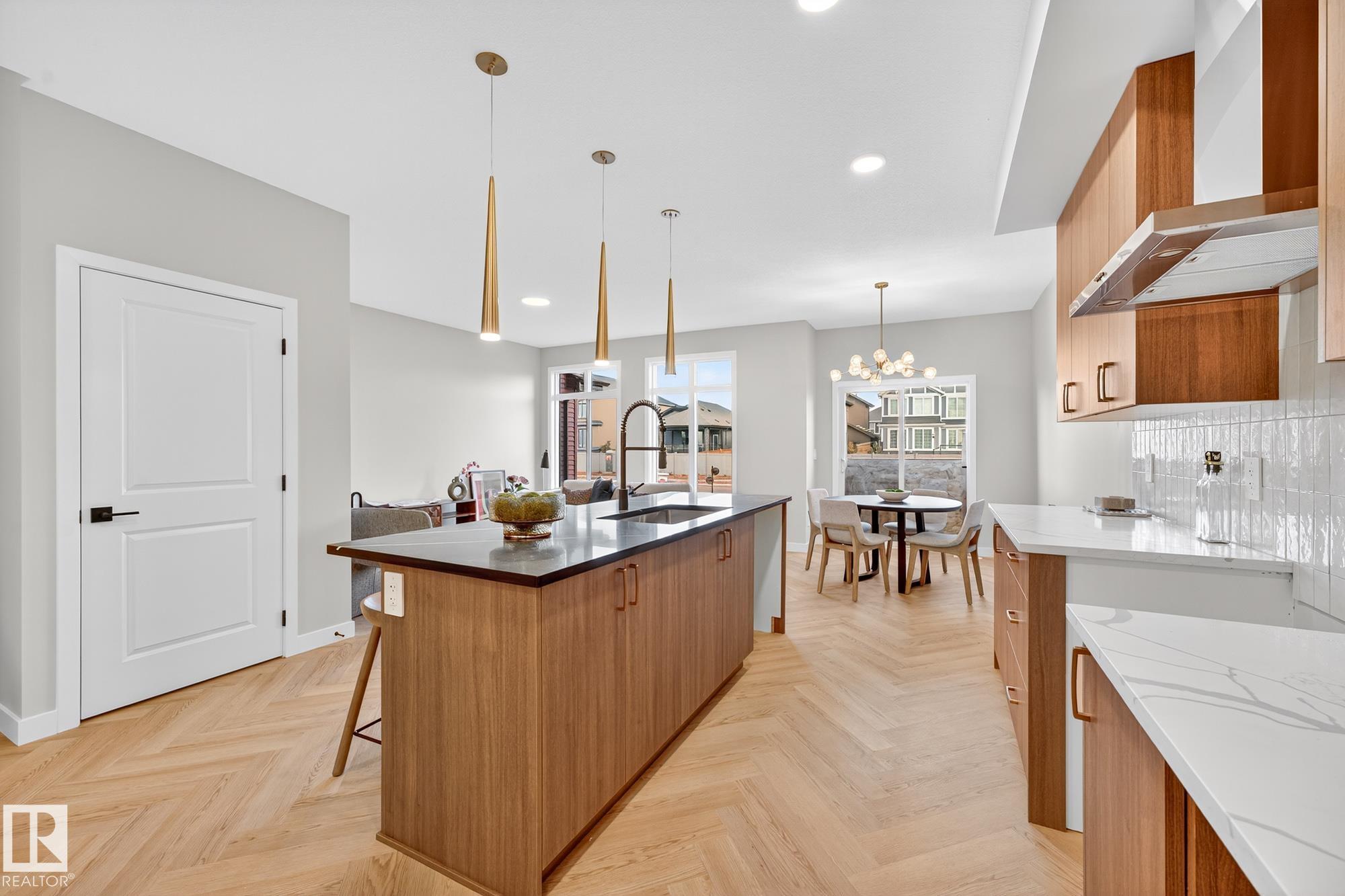 8245 Kiriak Loop SW, Keswick, Edmonton