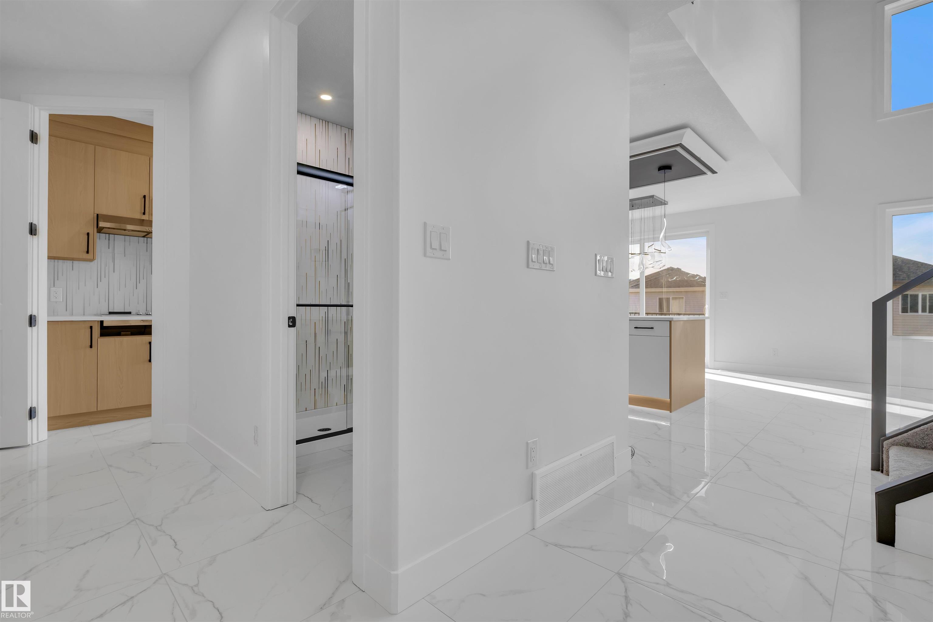 Photo 11 at 415 Pine point(e), Woodbend, Leduc