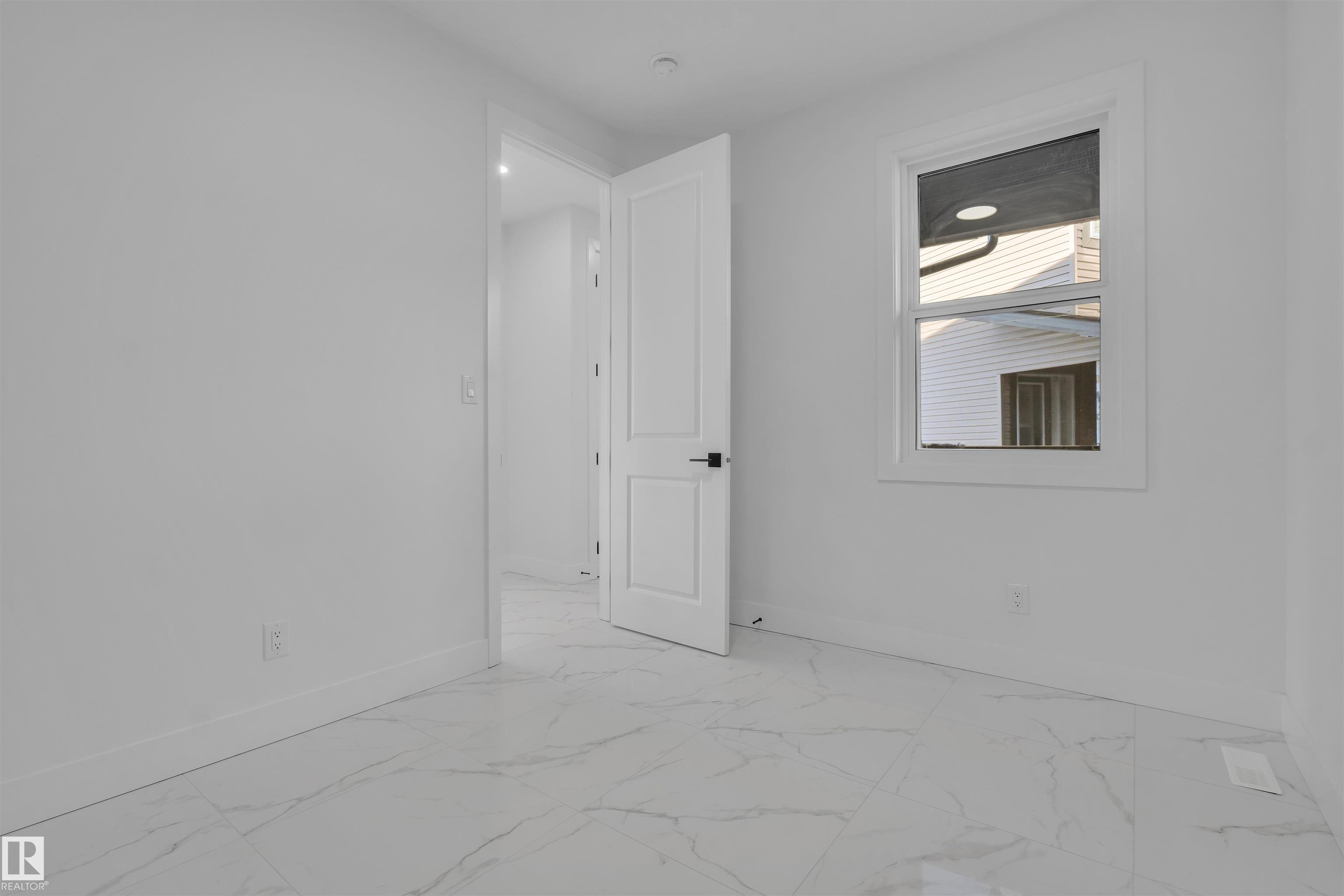 Photo 10 at 415 Pine point(e), Woodbend, Leduc