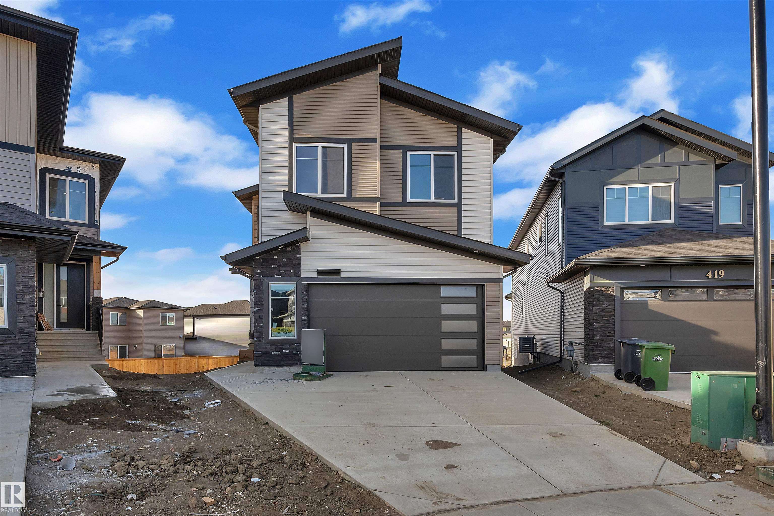 417 Pine point(e), Woodbend, Leduc