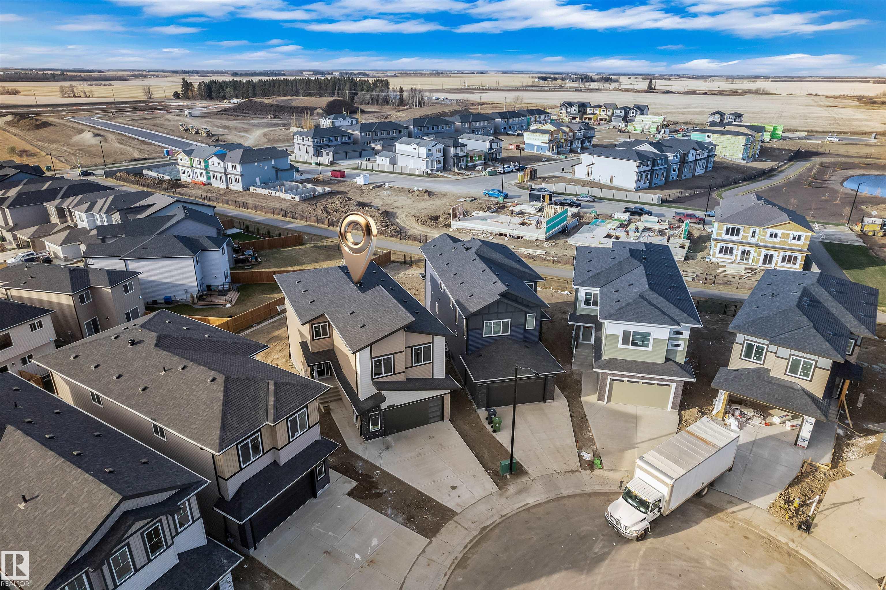 417 Pine point(e), Woodbend, Leduc