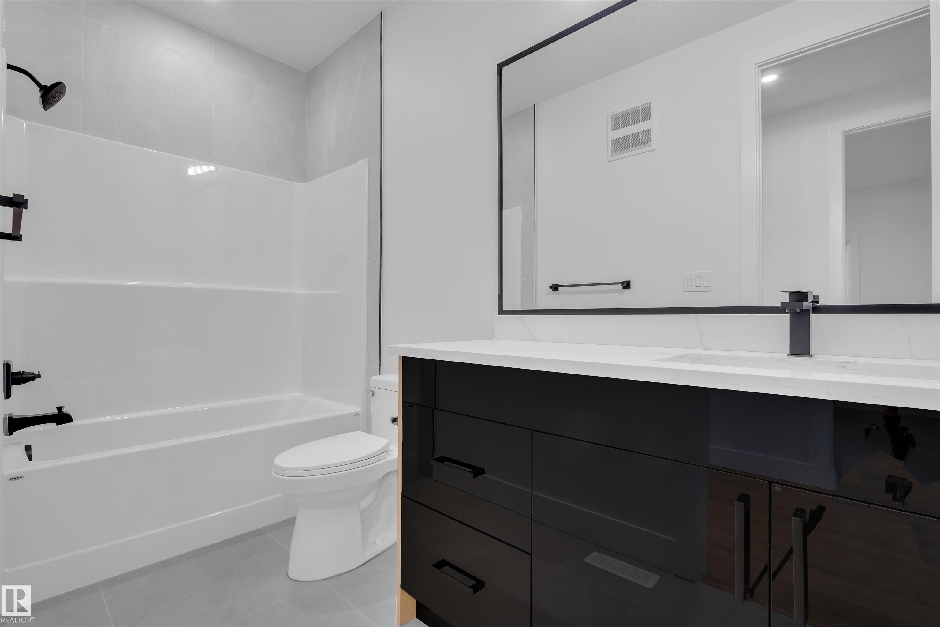 Photo 37 at 417 Pine point(e), Woodbend, Leduc