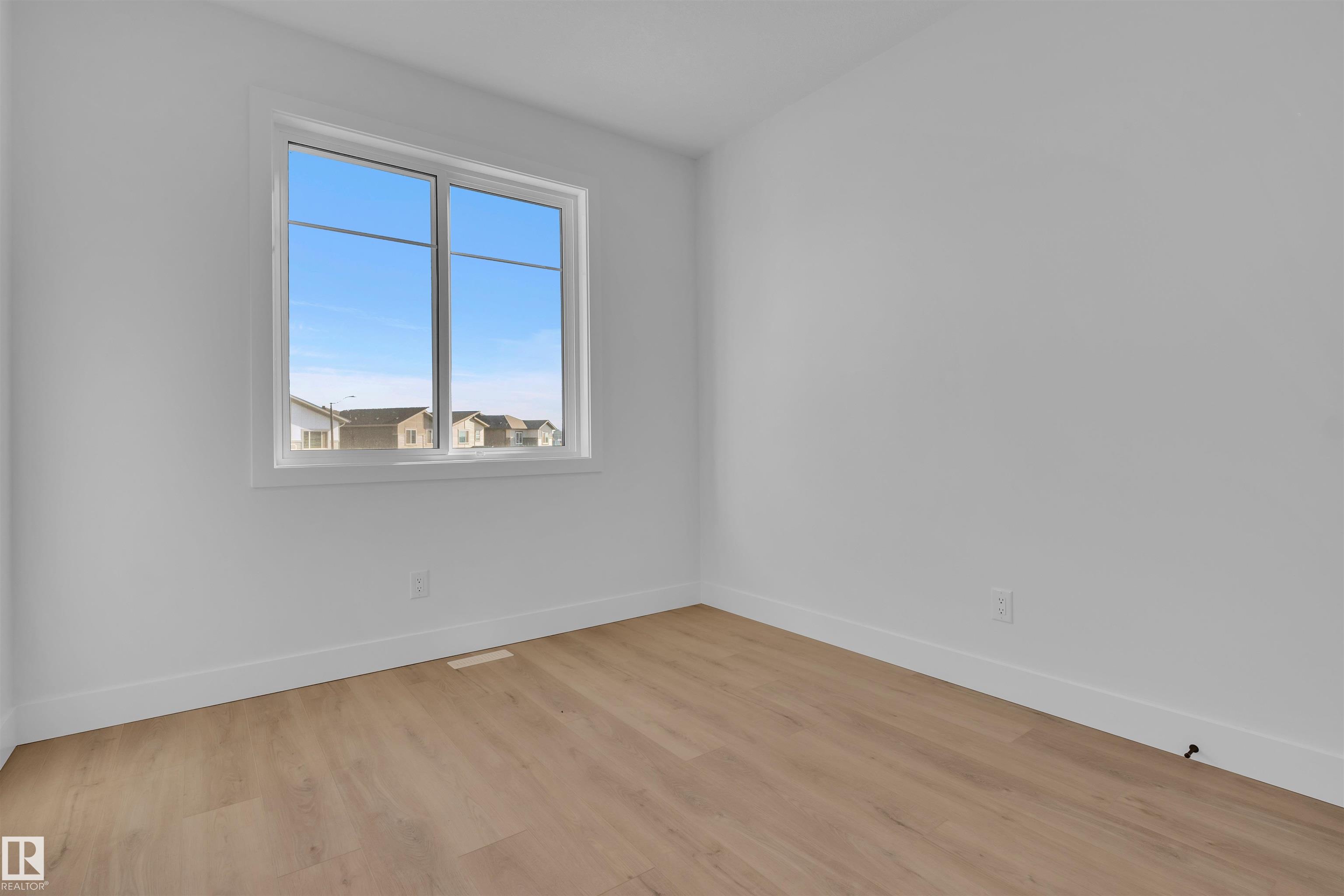 Photo 38 at 417 Pine point(e), Woodbend, Leduc