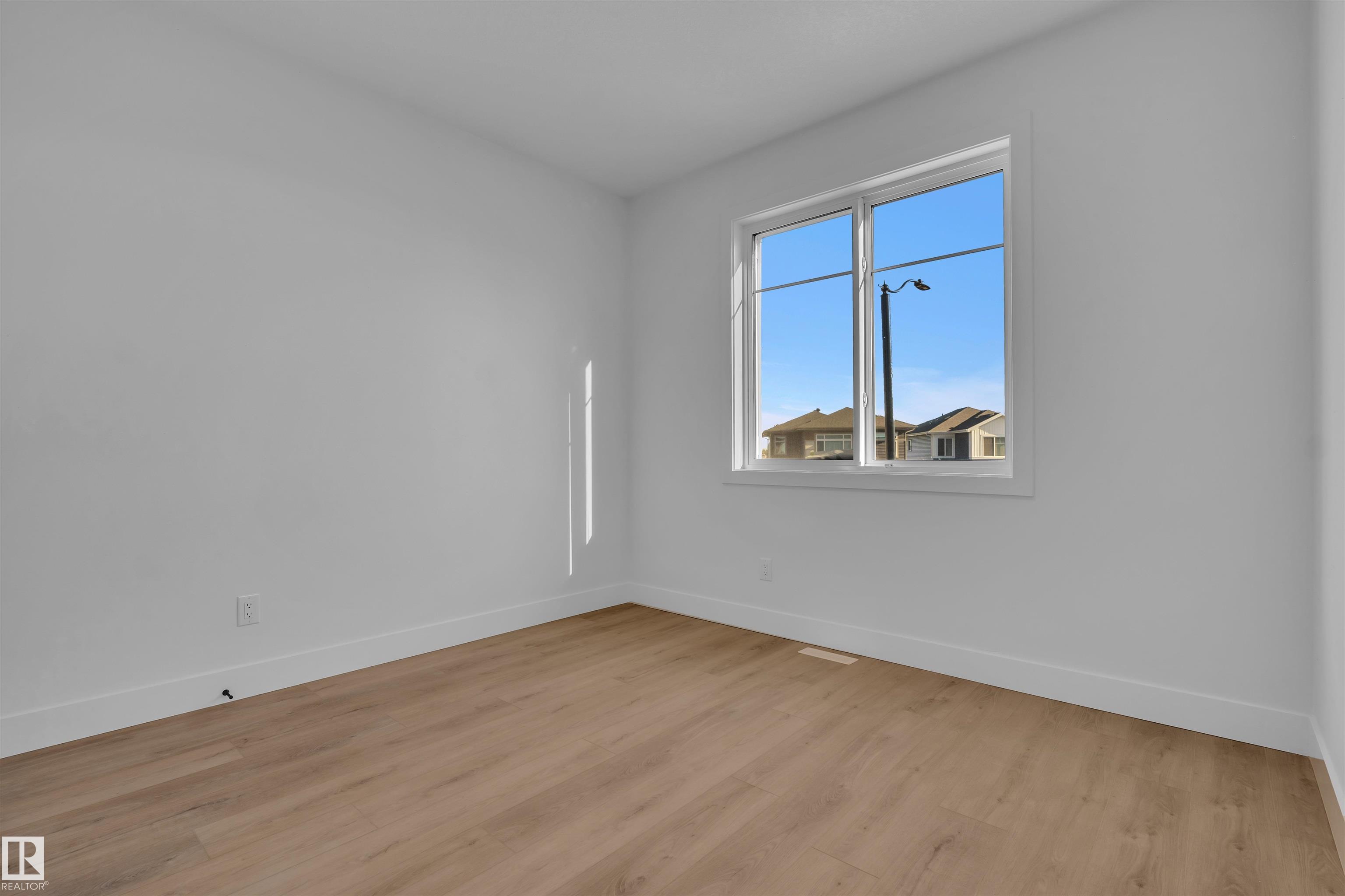 Photo 40 at 417 Pine point(e), Woodbend, Leduc