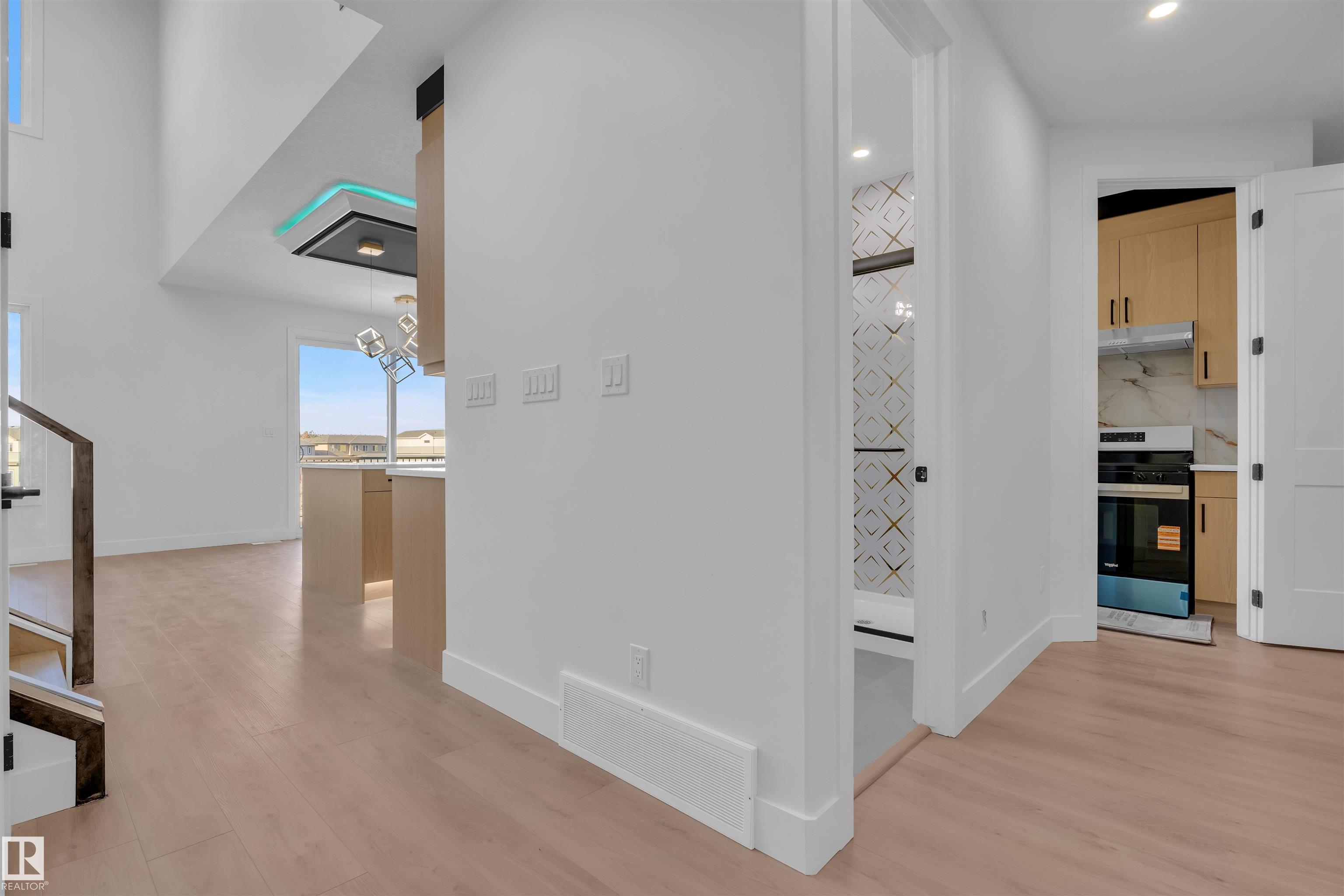 Photo 10 at 417 Pine point(e), Woodbend, Leduc