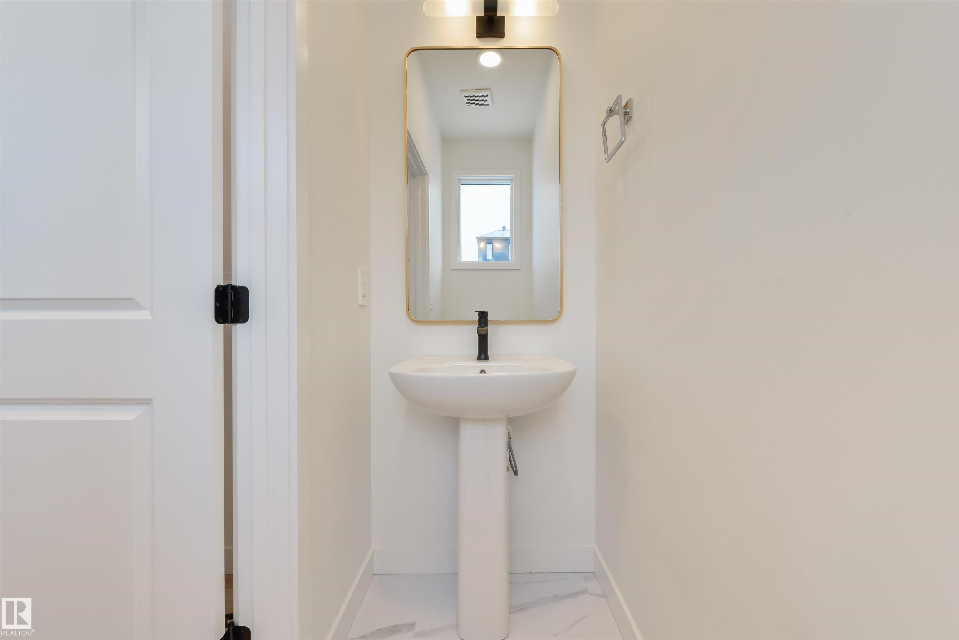 Photo 23 at 9 Cobblestone Gate, Copperhaven, Spruce Grove