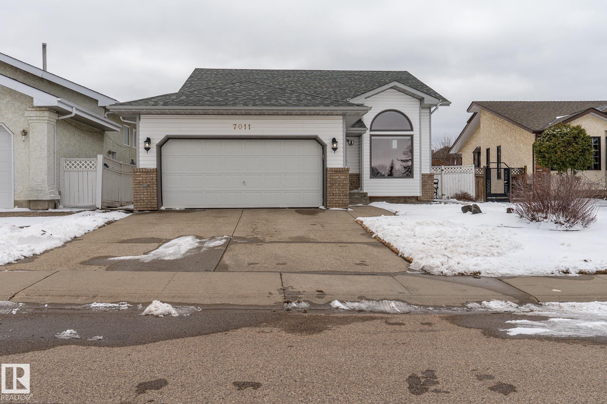 7011 158 Avenue NW, Ozerna, Edmonton