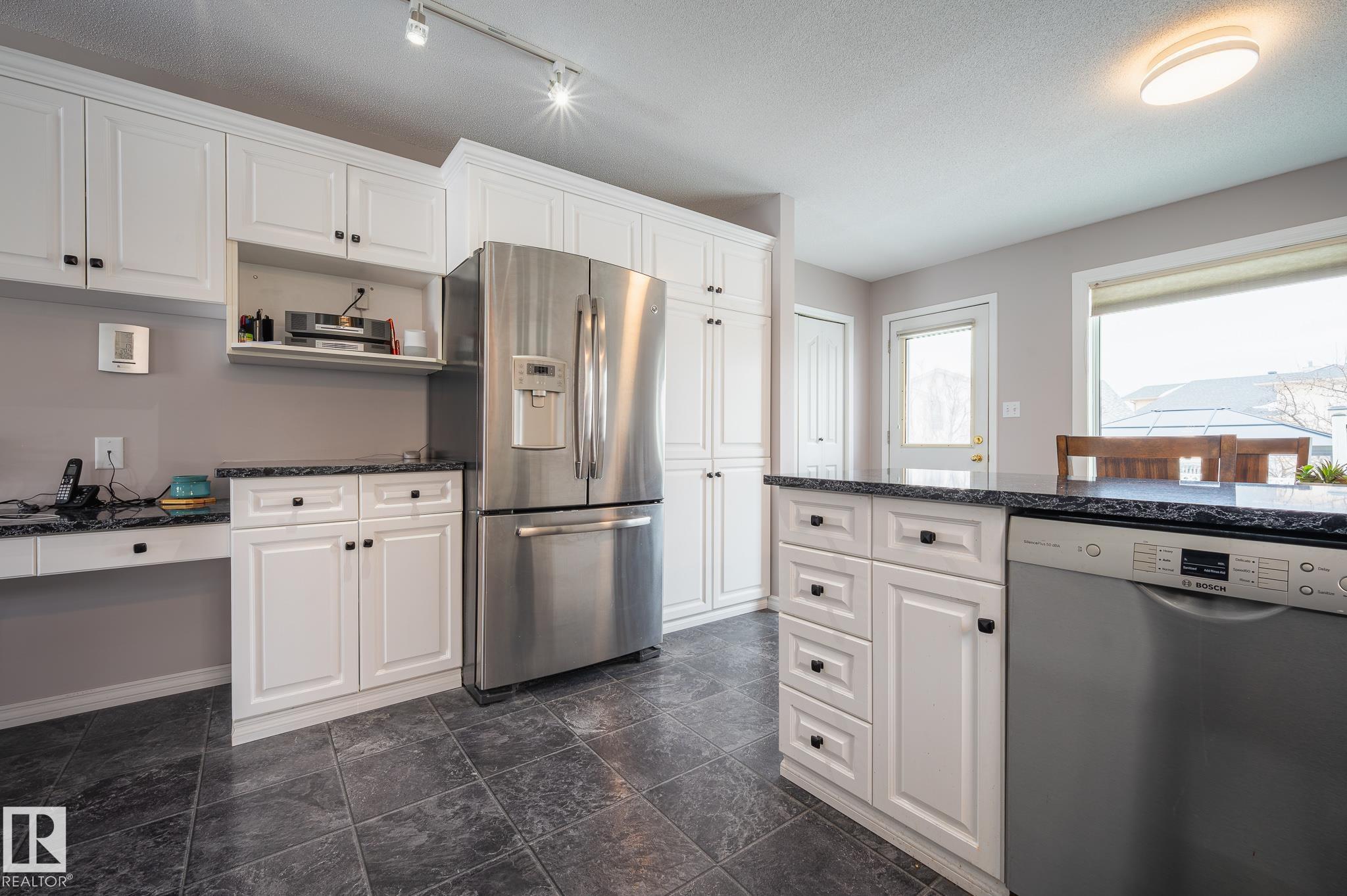 Photo 9 at 7011 158 Avenue NW, Ozerna, Edmonton