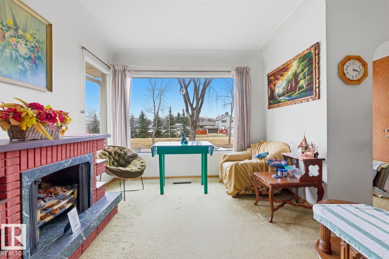 Photo 11 at 9745 68 Avenue NW, Hazeldean, Edmonton