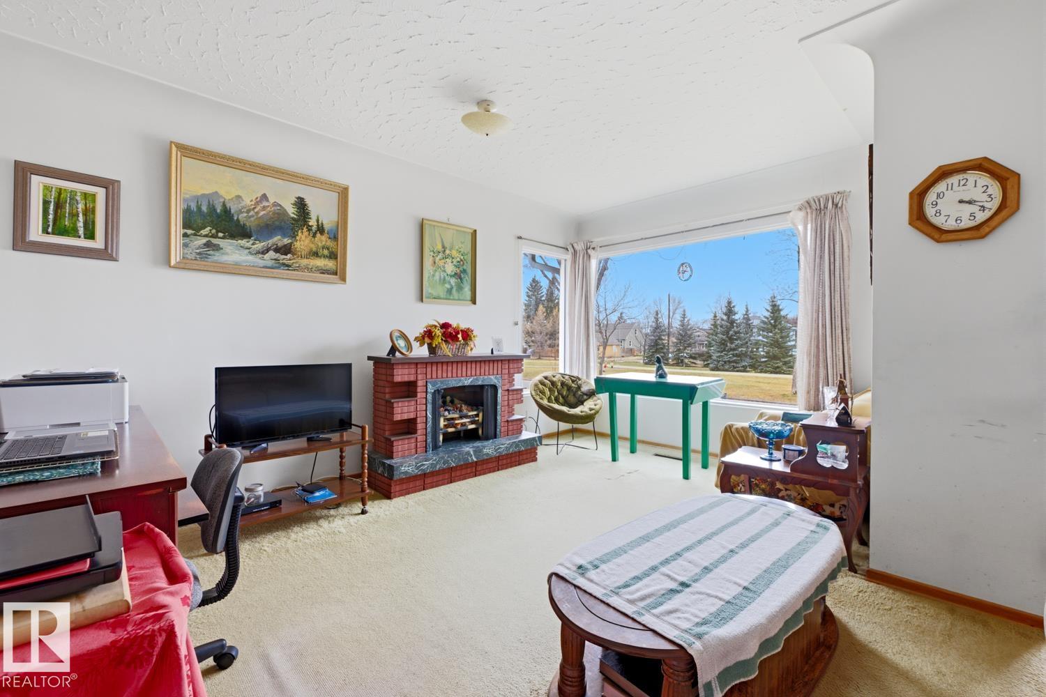 Photo 13 at 9745 68 Avenue NW, Hazeldean, Edmonton