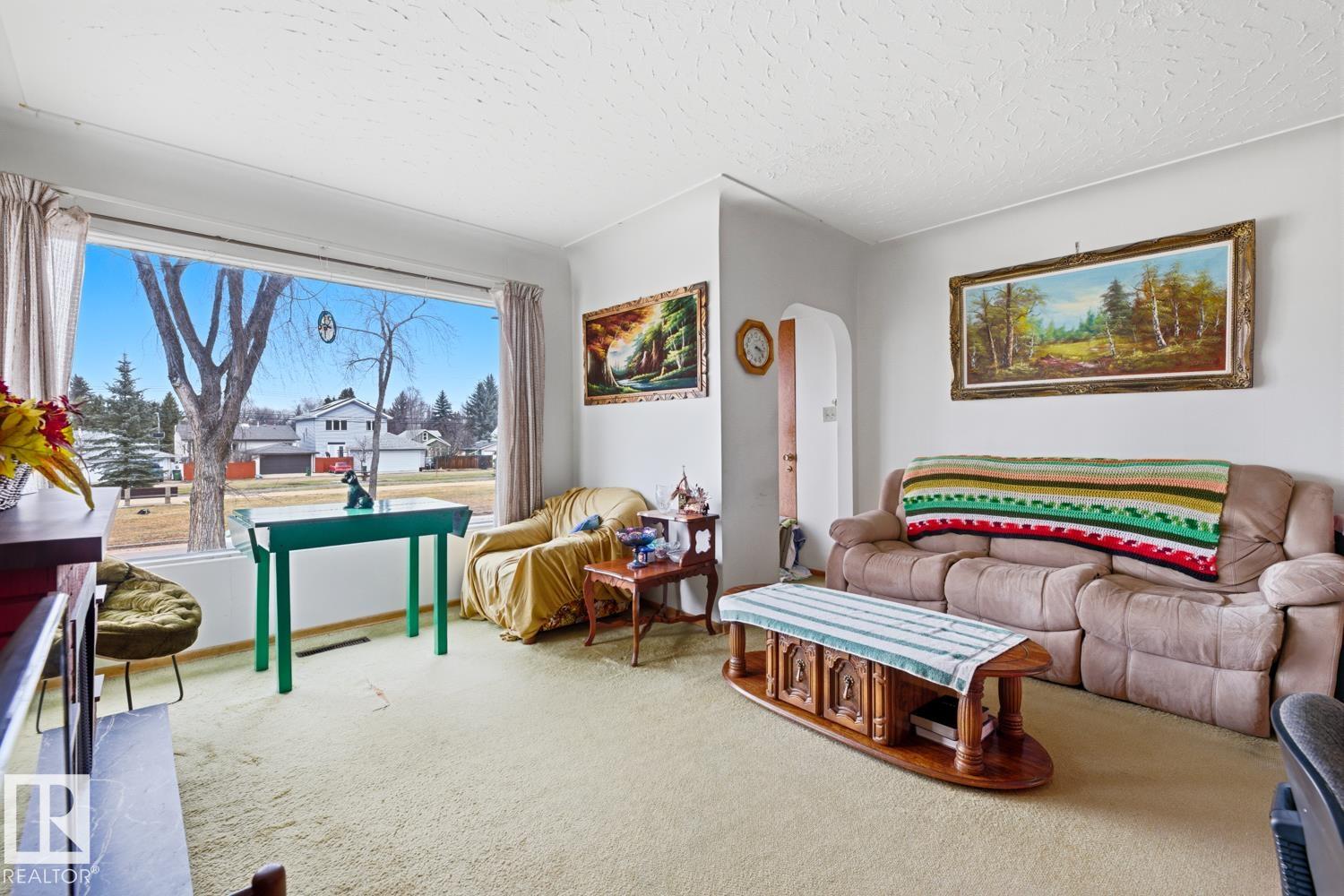 Photo 14 at 9745 68 Avenue NW, Hazeldean, Edmonton