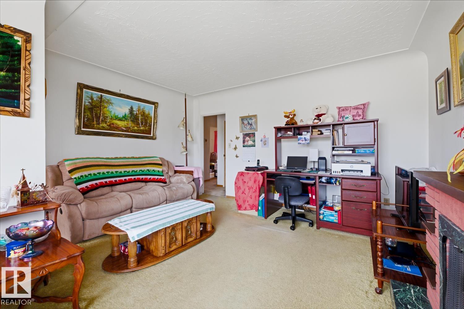 Photo 15 at 9745 68 Avenue NW, Hazeldean, Edmonton