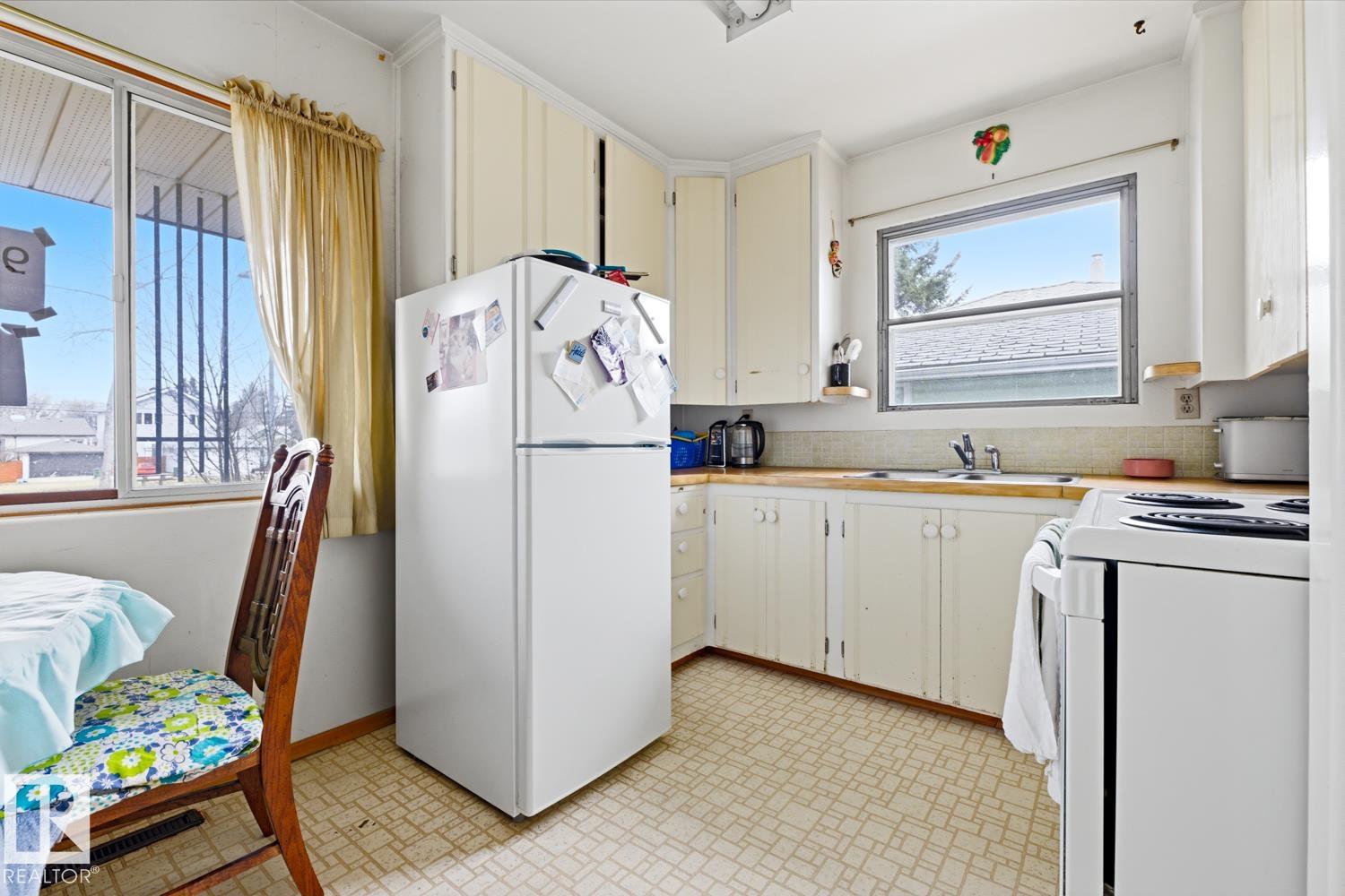 Photo 21 at 9745 68 Avenue NW, Hazeldean, Edmonton