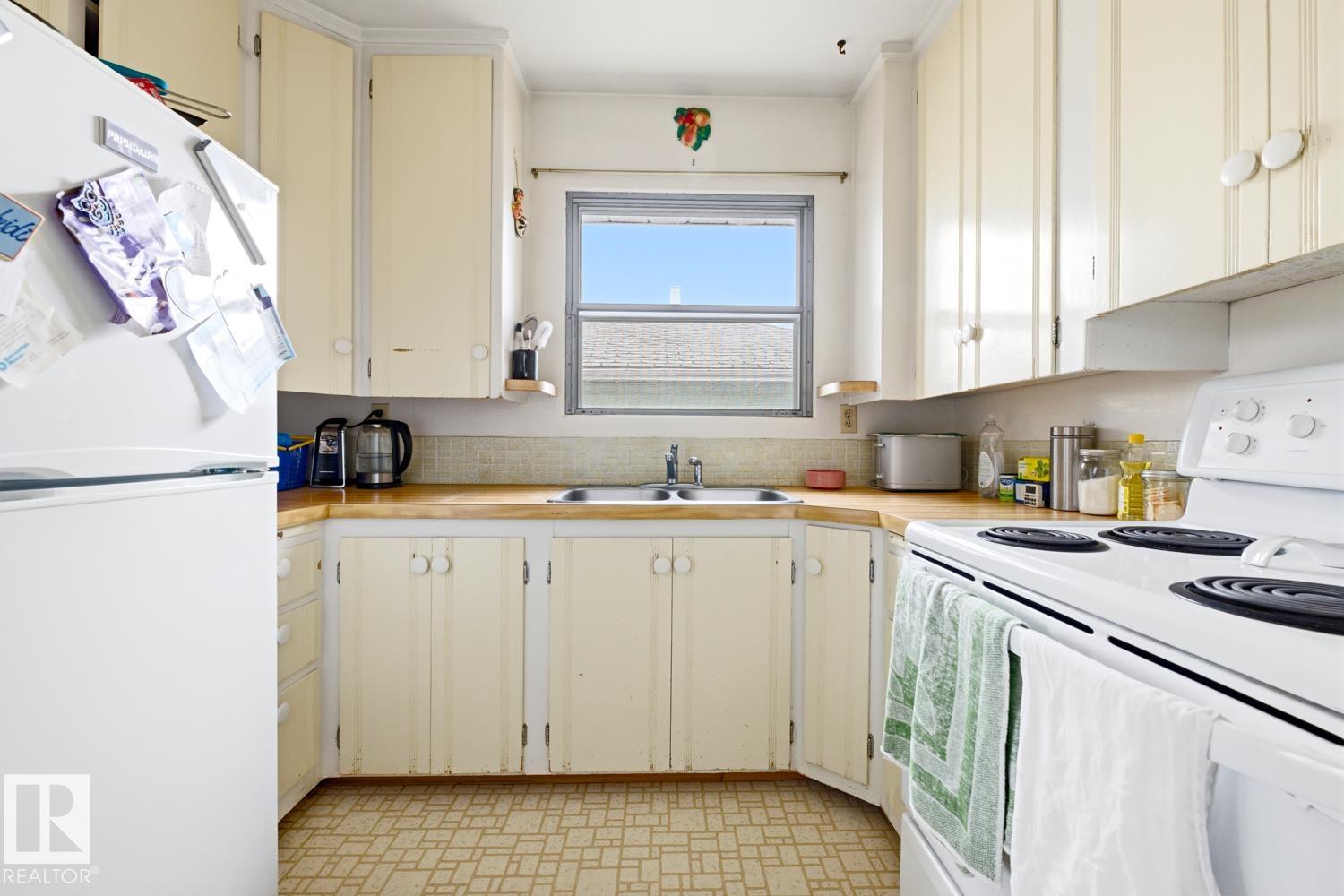 Photo 22 at 9745 68 Avenue NW, Hazeldean, Edmonton