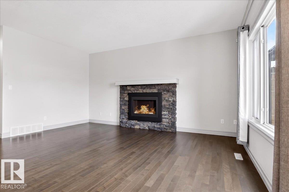 Photo 6 at 5912 19 Avenue SW, Walker, Edmonton