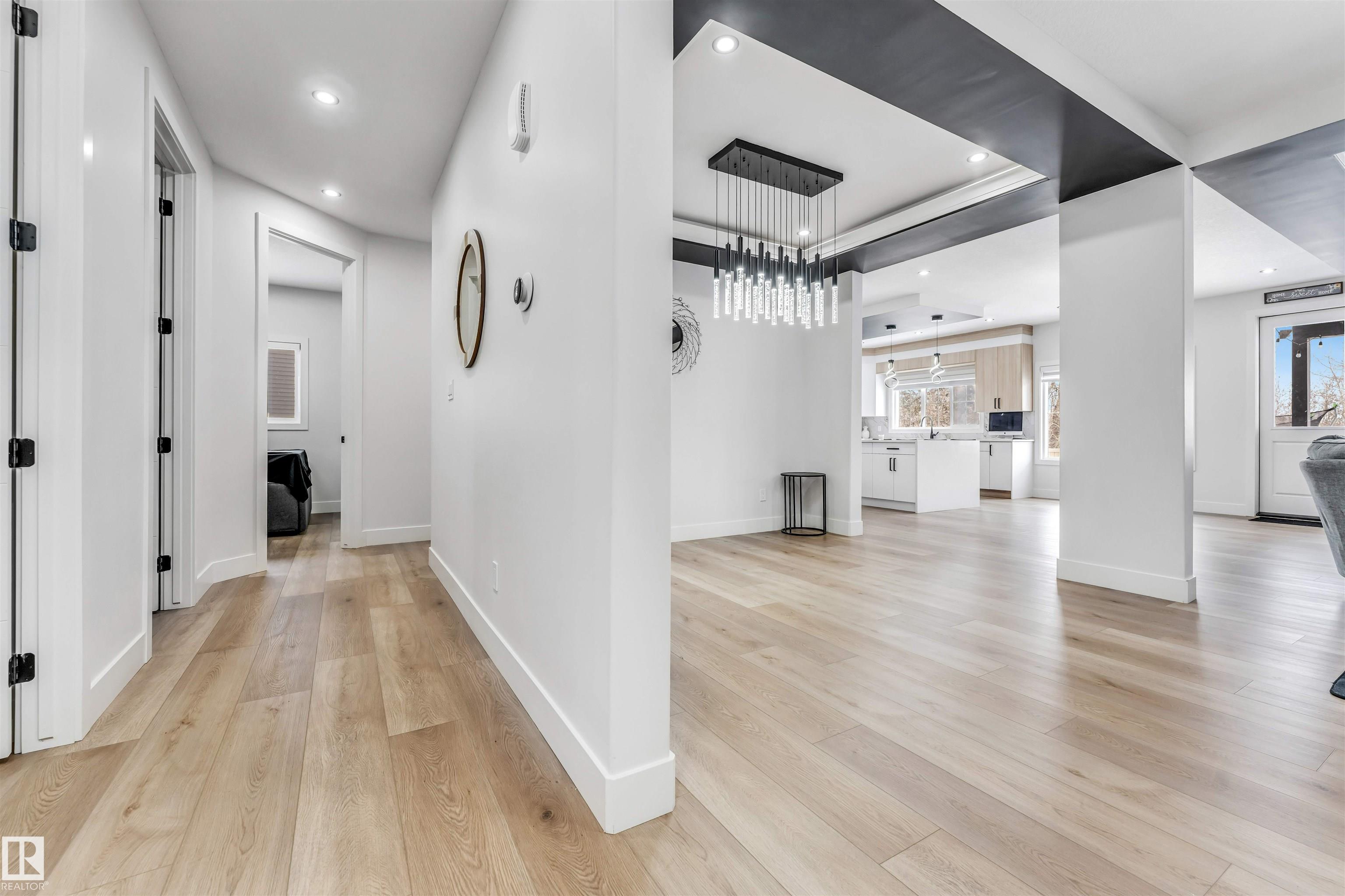 Photo 20 at 304 33 Avenue NW, Maple Crest, Edmonton